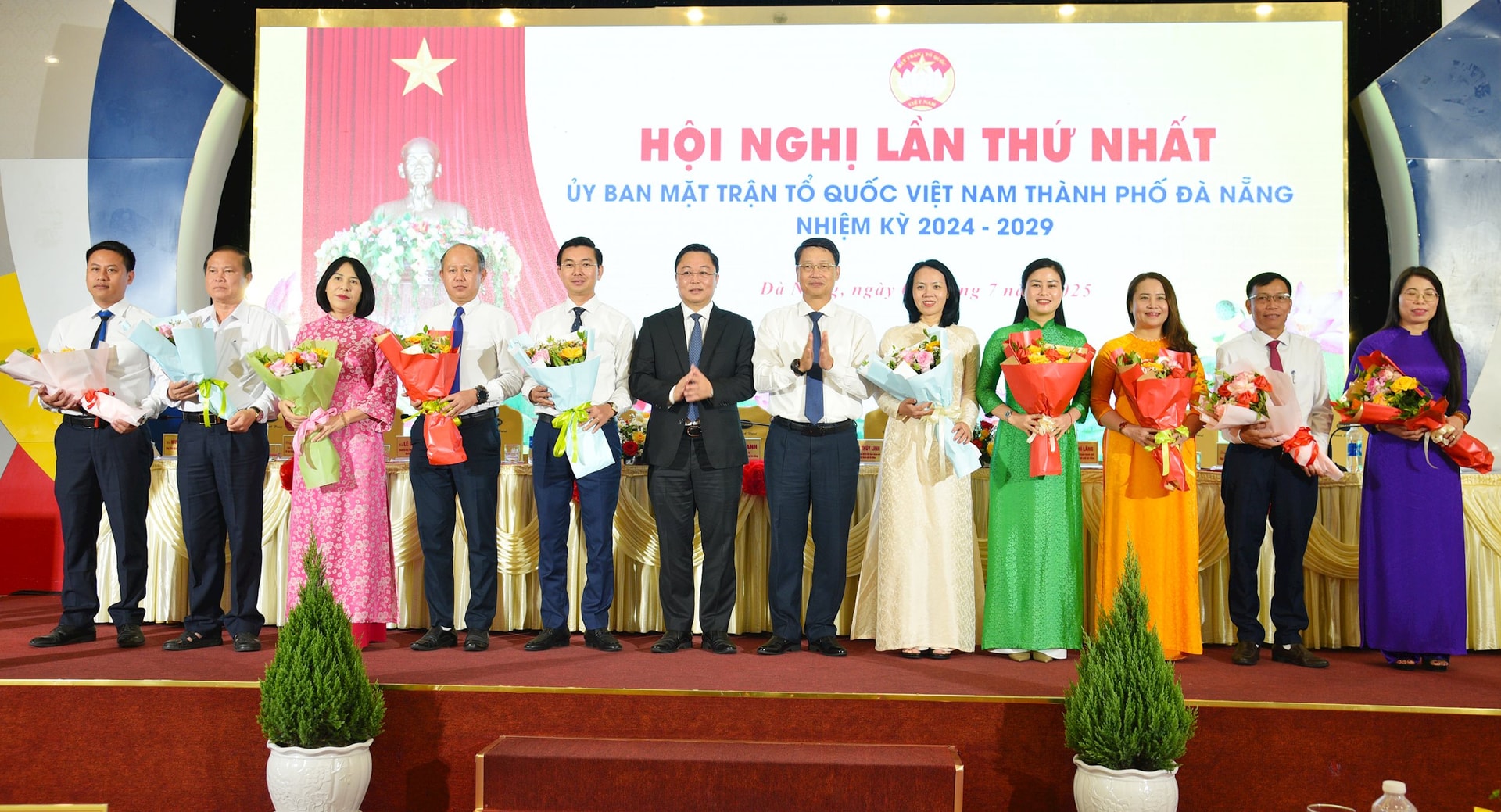 Ra mat cac truong ban MT tp