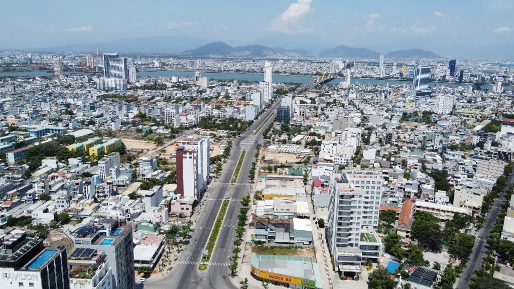 Tăng trưởng kinh tế của Đà Nẵng trong nửa đầu năm 2025 được thúc đẩy mạnh mẽ bởi sự phục hồi đồng đều và ấn tượng ở cả 3 khu vực kinh tế. Ảnh: Q.T