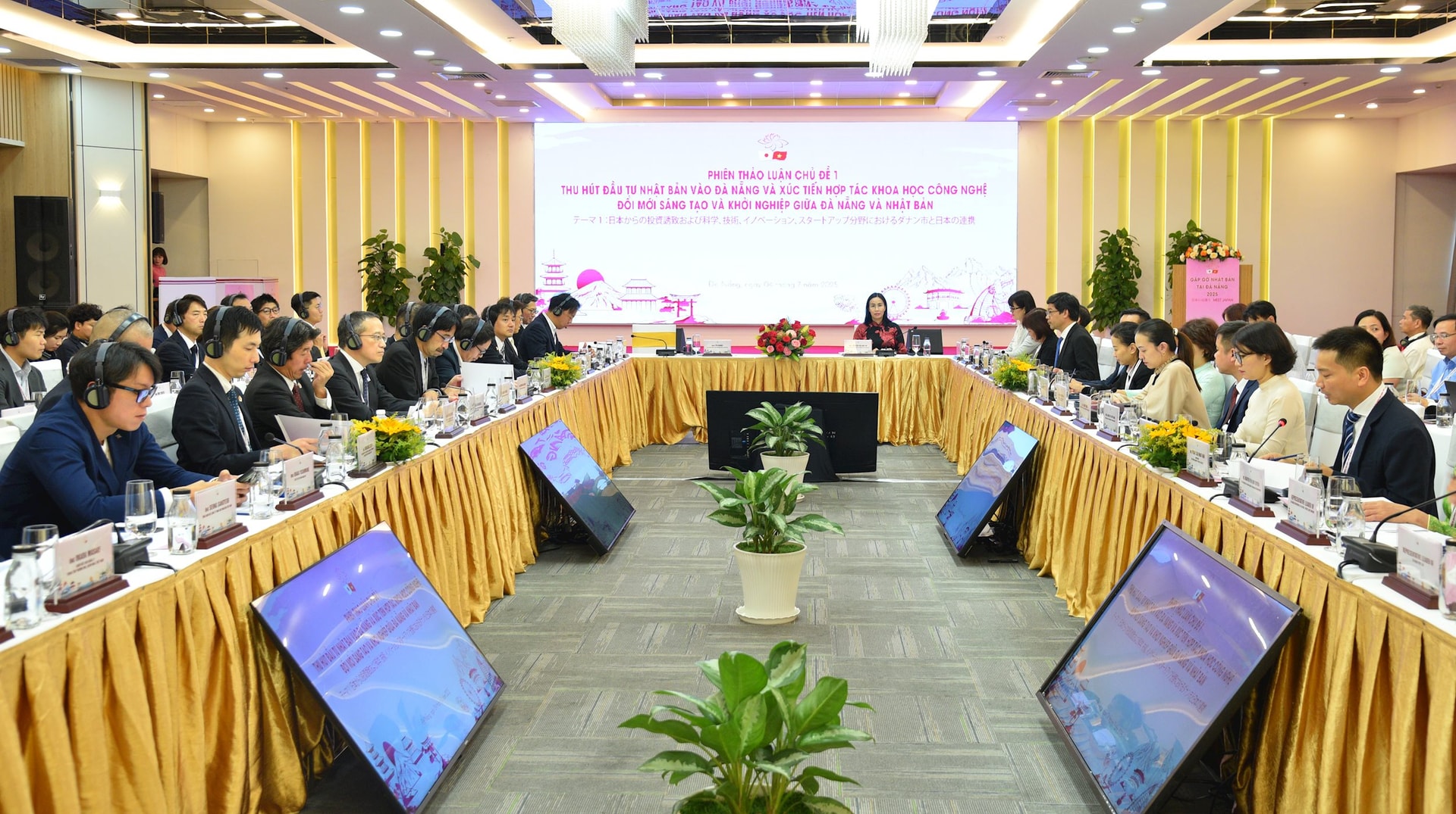 Quang cảnh hội nghị 