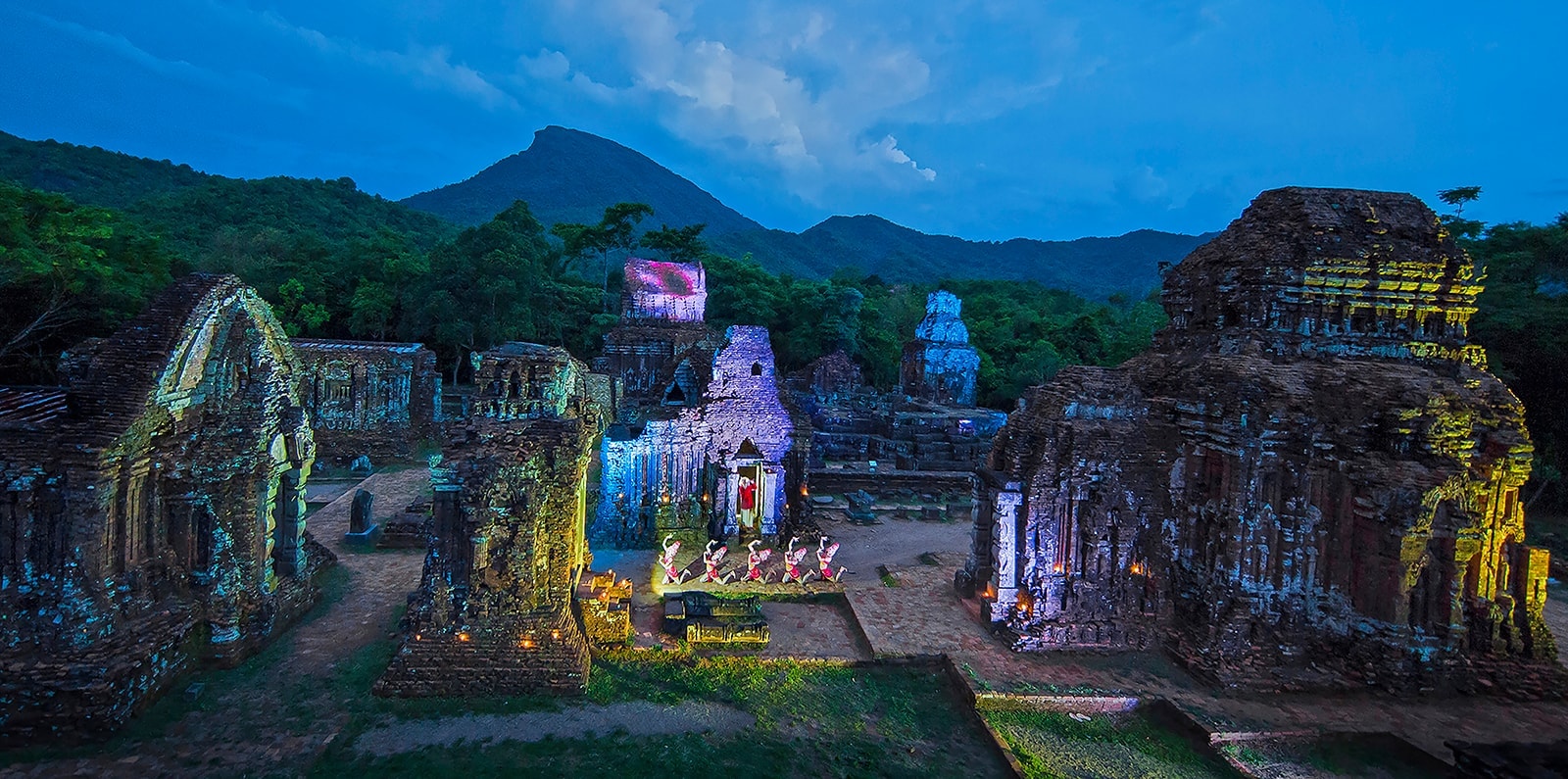 bqn.1cdn.vn-2025-07-05-_dieu-mua-apsara-ben-thap-co-.jpg