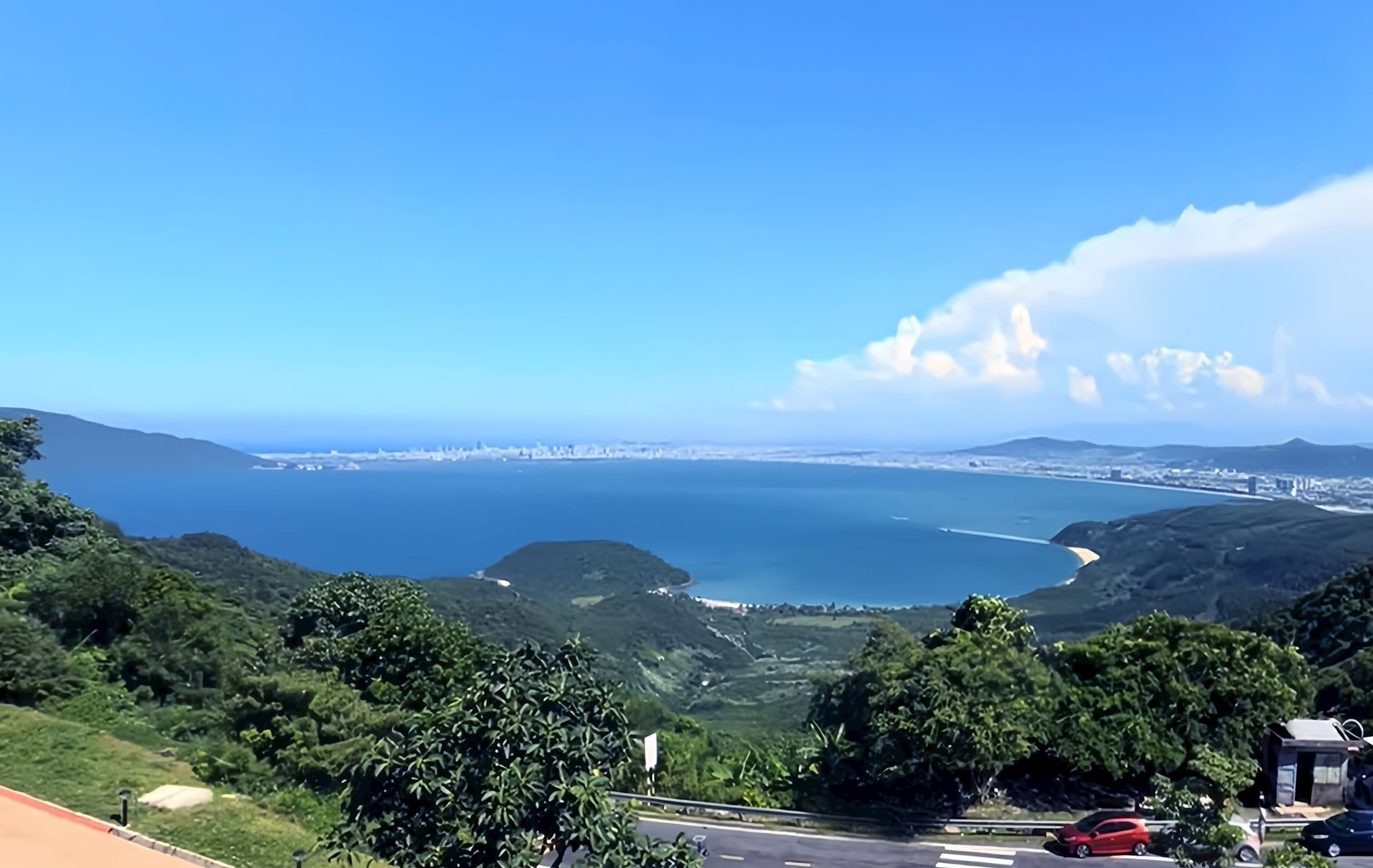 deo-hai-van-nhin-ra-vinh-da-nang.jpeg