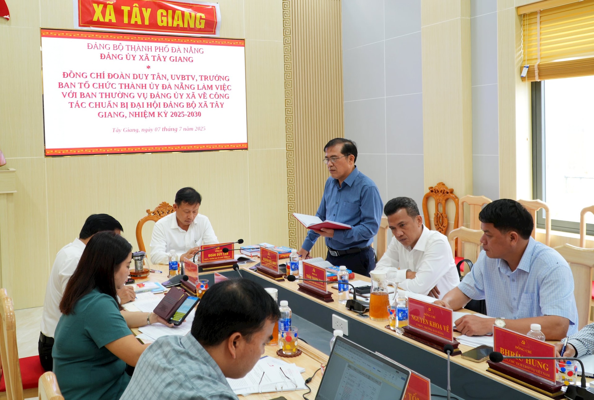 BAN TO CHUC THANH UY THAM TAY GIANG 3