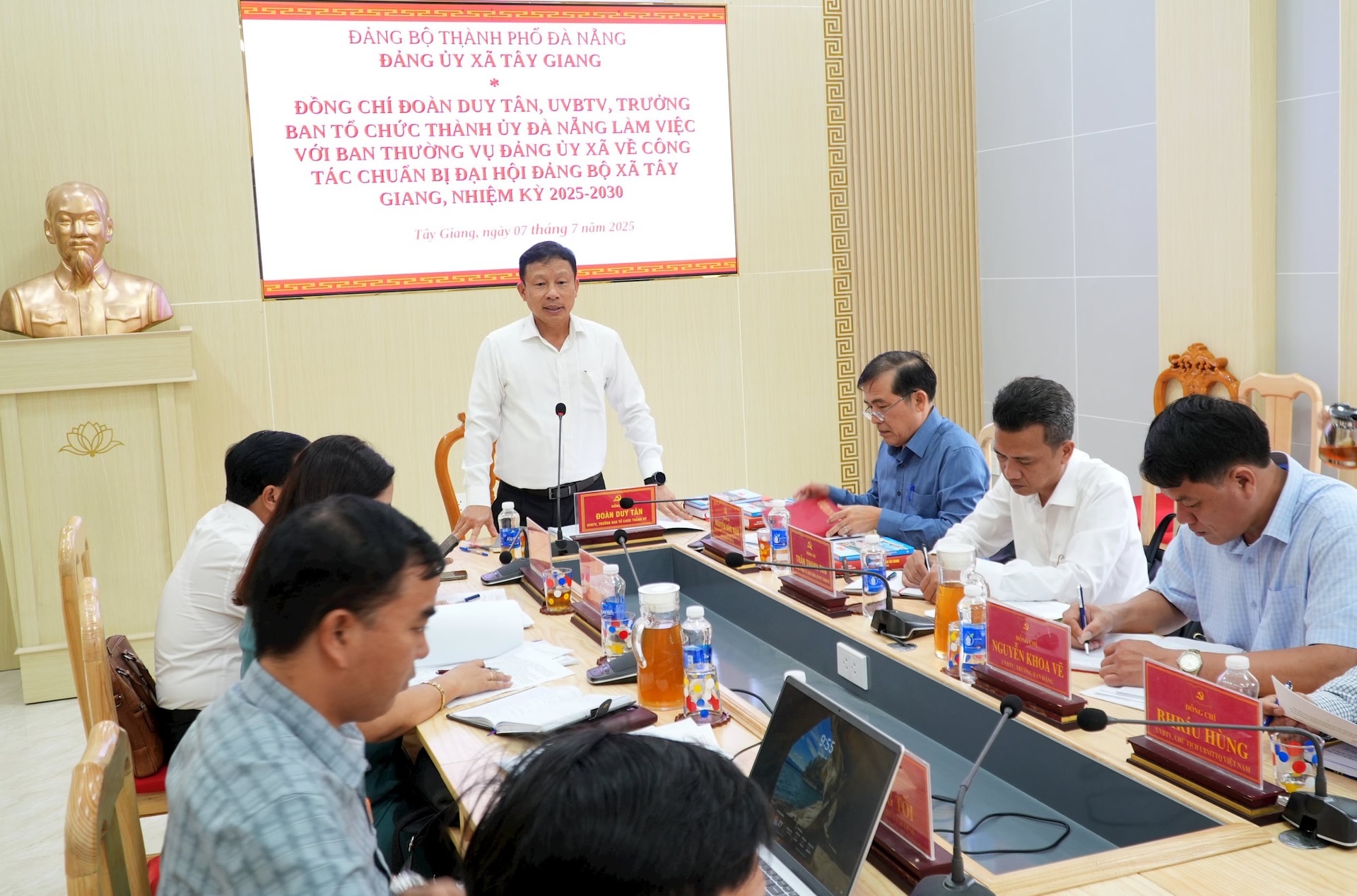 BAN TO CHUC THANH UY THAM TAY GIANG 4