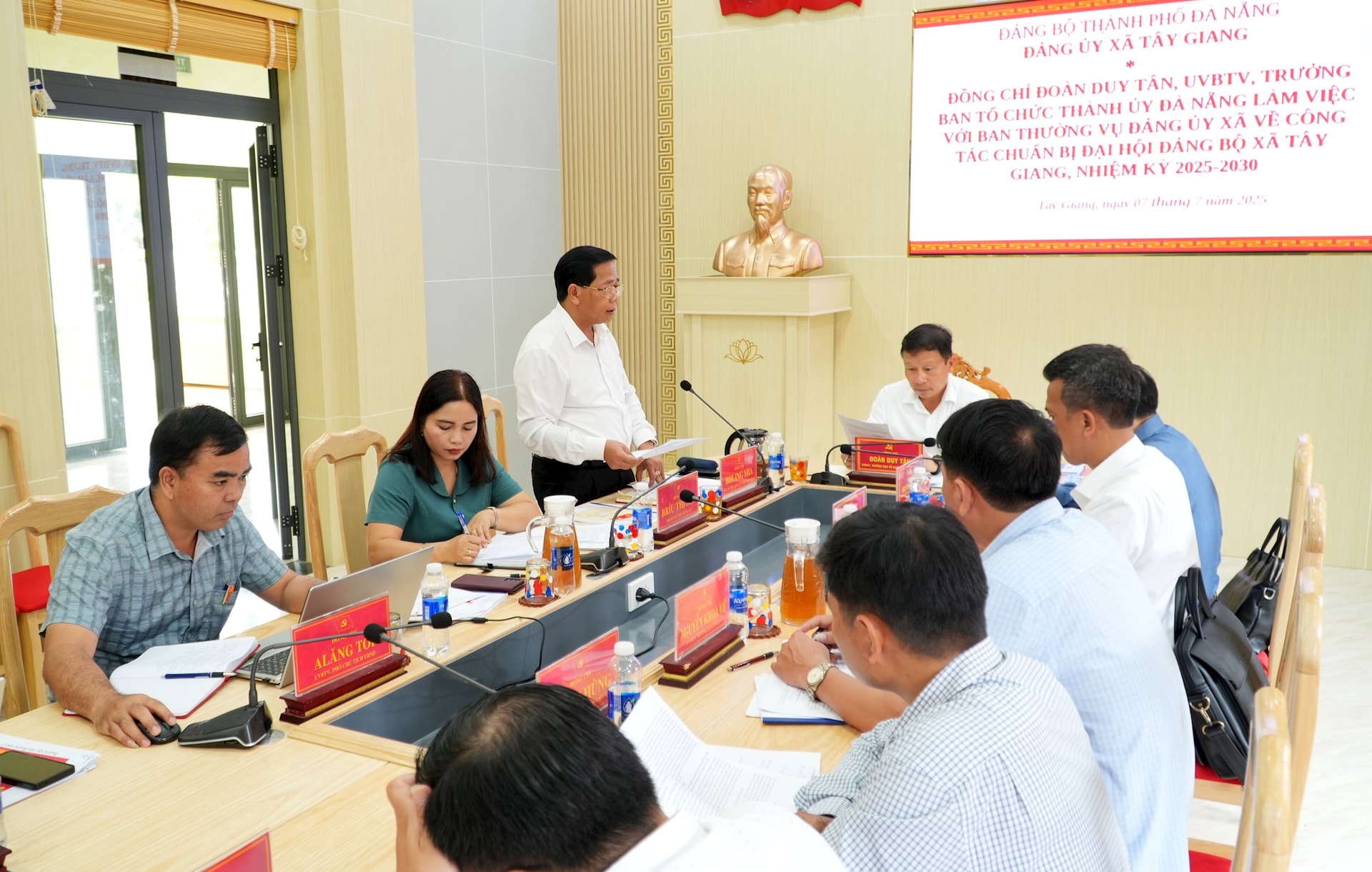 BAN TO CHUC THANH UY THAM TAY GIANG 5