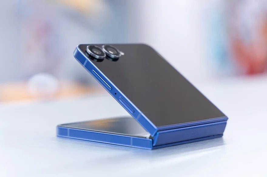 Samsung Galaxy Z Flip7 sở hữu thiết kế siêu mỏng và độ bền vượt trội