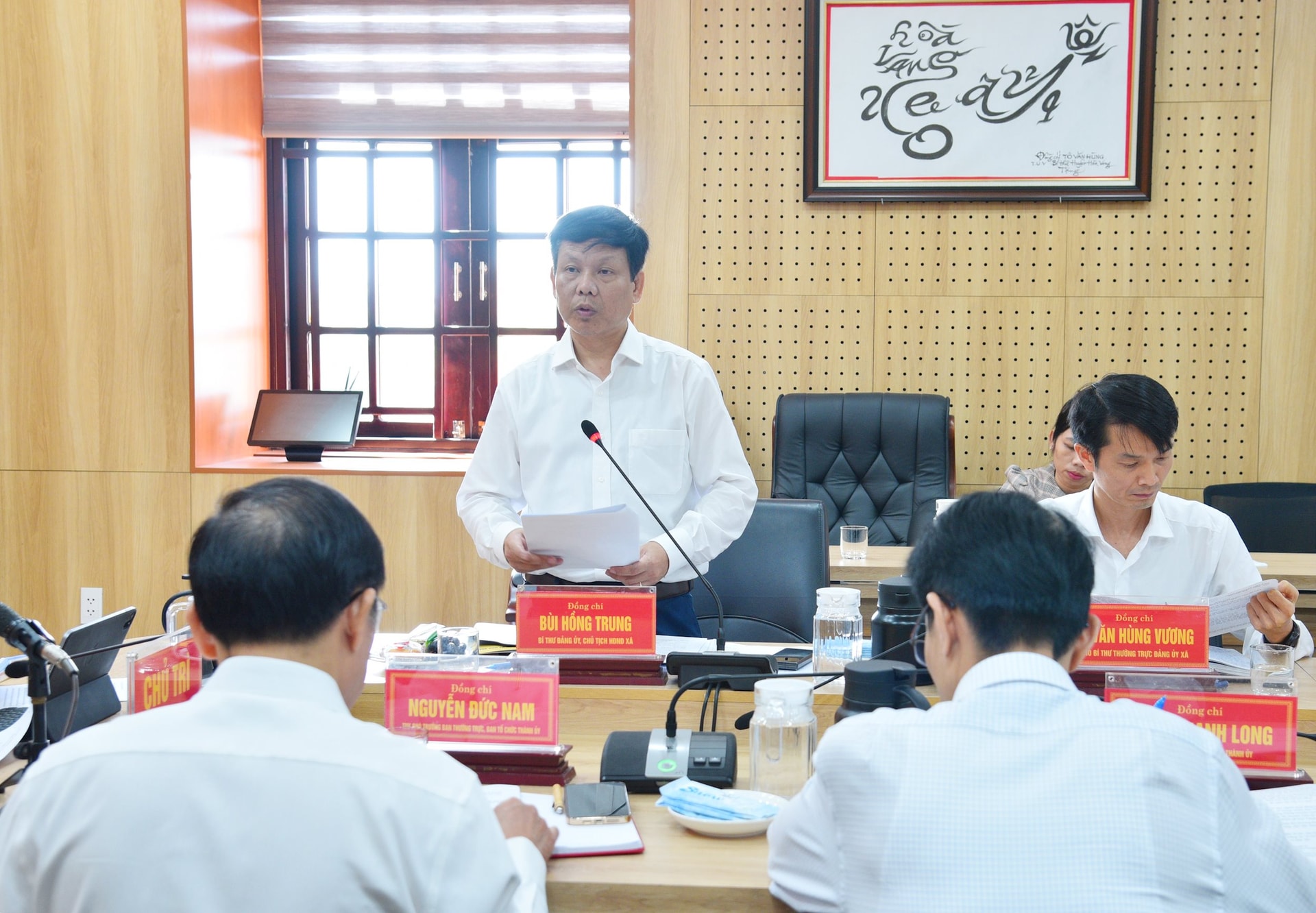 Bi thu Dang uy xa Hoa Vang 