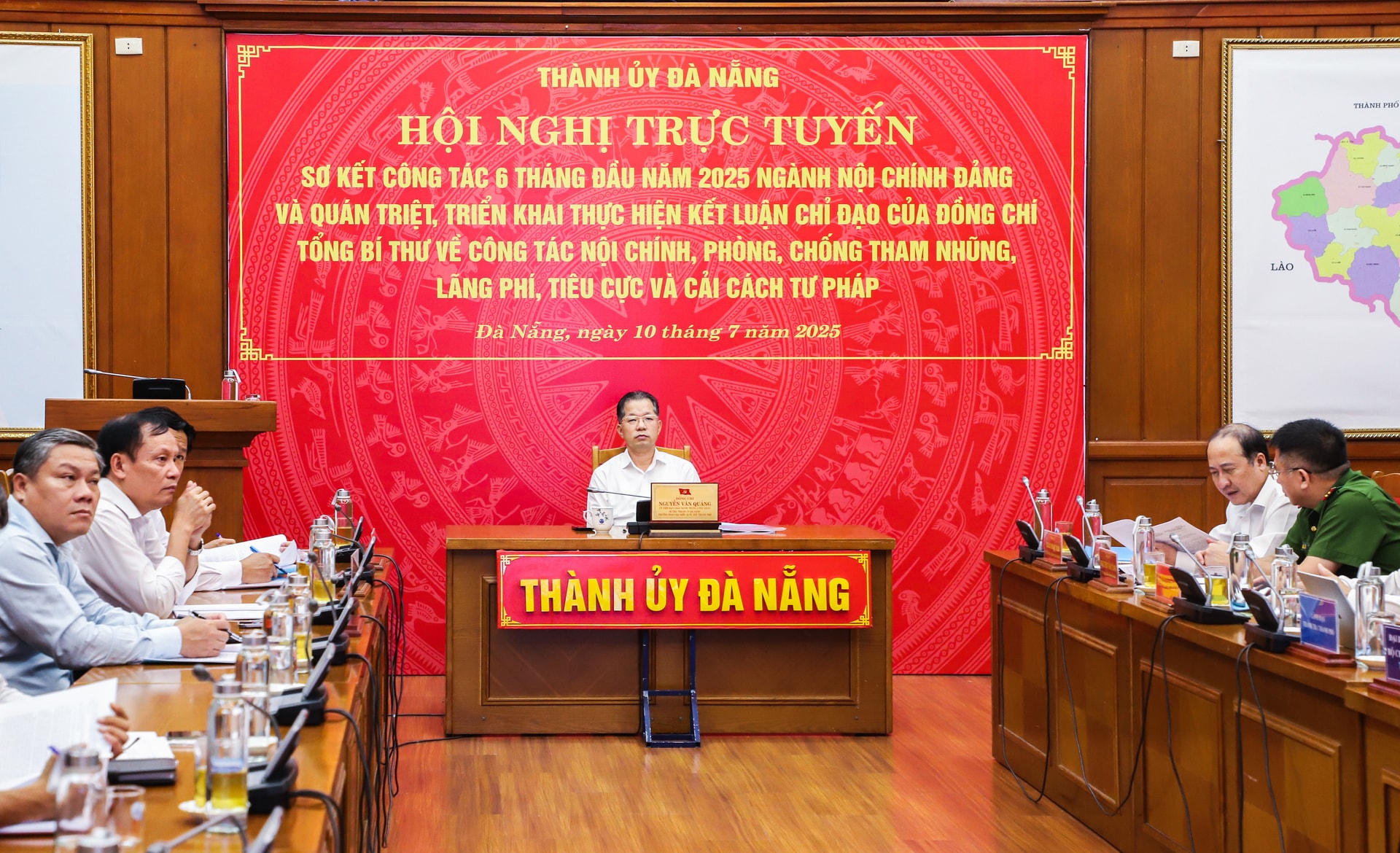 Bí thư Thành ủy Nguyễn Văn Quảng chủ trì điểm cầu Đà Nẵng. Ảnh: NGỌC PHÚ