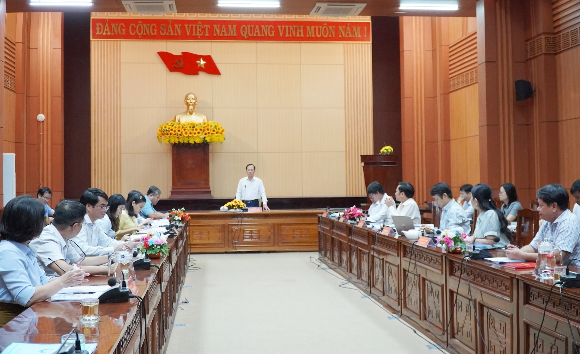 anh làm viec ban thach 2