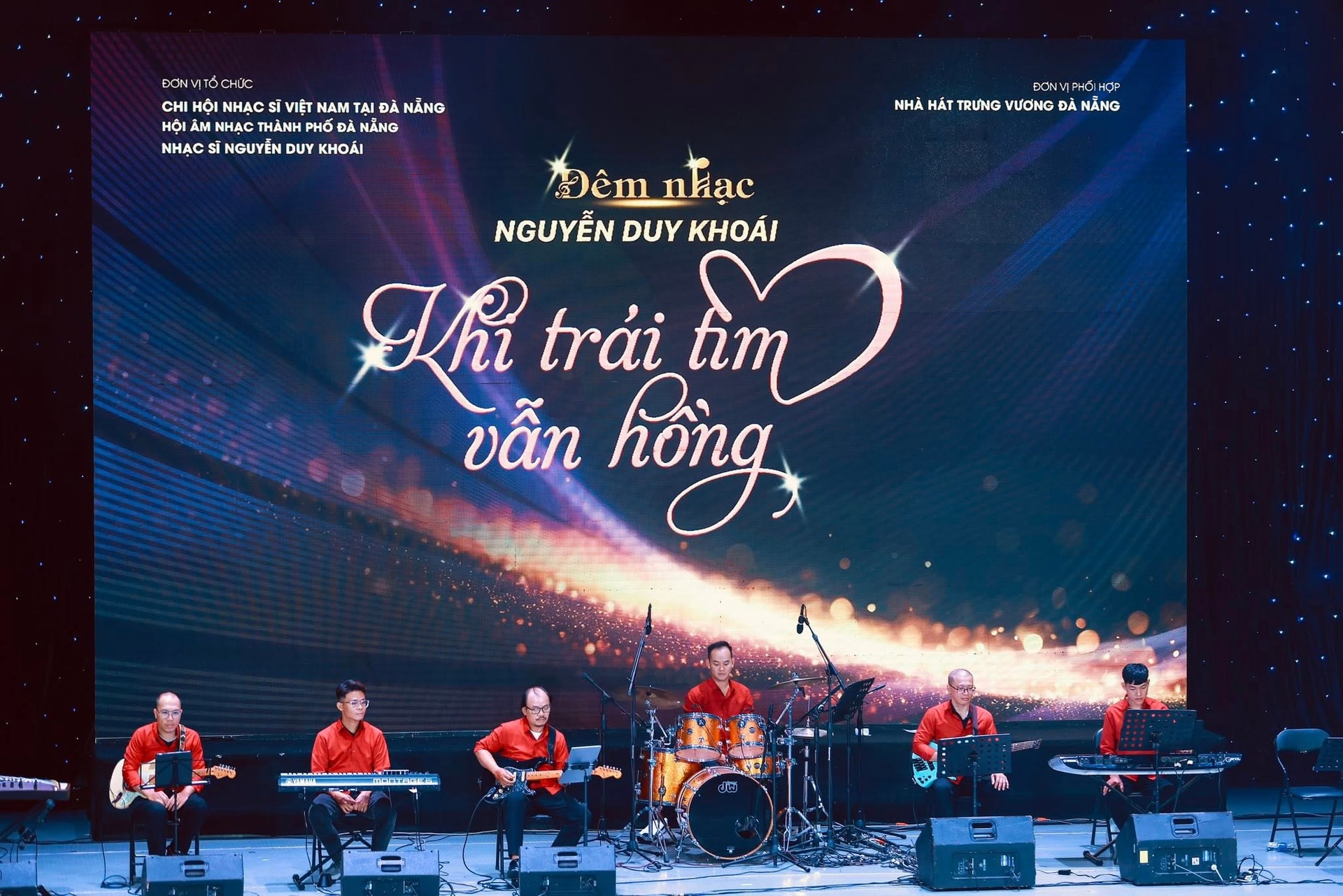 Đêm nhạc tri ân nhạc sĩ Nguyễn Duy Khoái vừa tổ chức ngày 2/7 tại nhà hát Trưng Vương. Ảnh: T.S