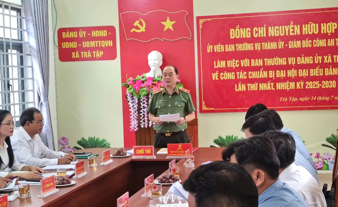 Đồng chí Nguyễn Hữu Hợp - Ủy viên Ban Thường vụ Thành ủy, Giám đốc Công an thành phố phát biểu chỉ đạo tại buổi làm việc. Ảnh: HOÀNG LIÊN