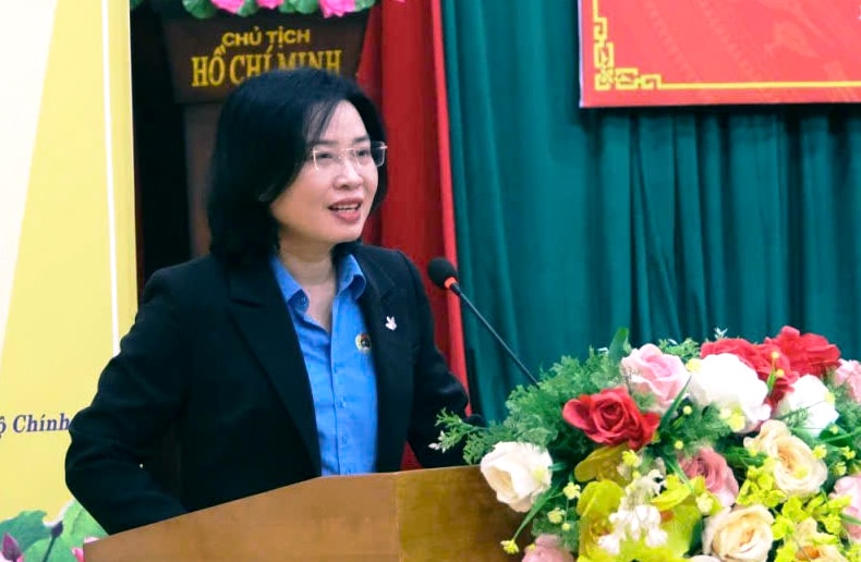 Phó Chủ tịch Ủy ban MTTQ Việt Nam thành phố, Chủ tịch Liên đoàn Lao động thành phố Đà Nẵng Phan Thị Thúy Linh. Ảnh: X.H