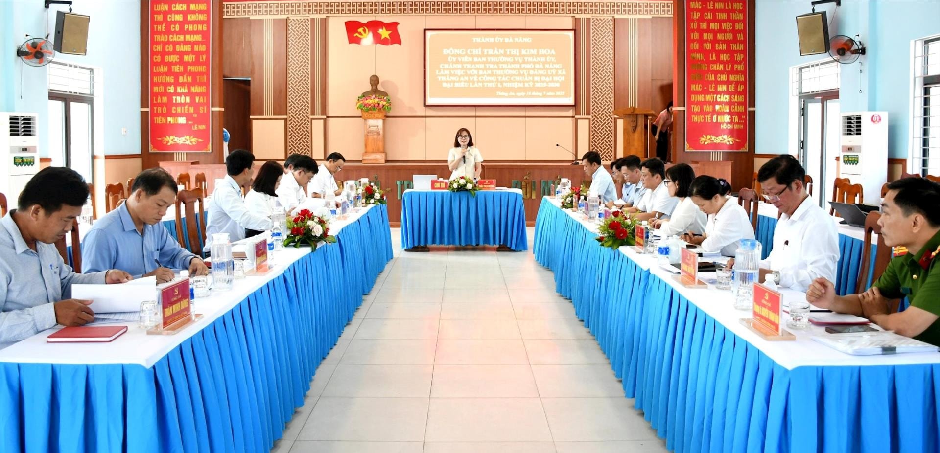 Quang cảnh buổi làm việc. Ảnh: QUANG VIỆT