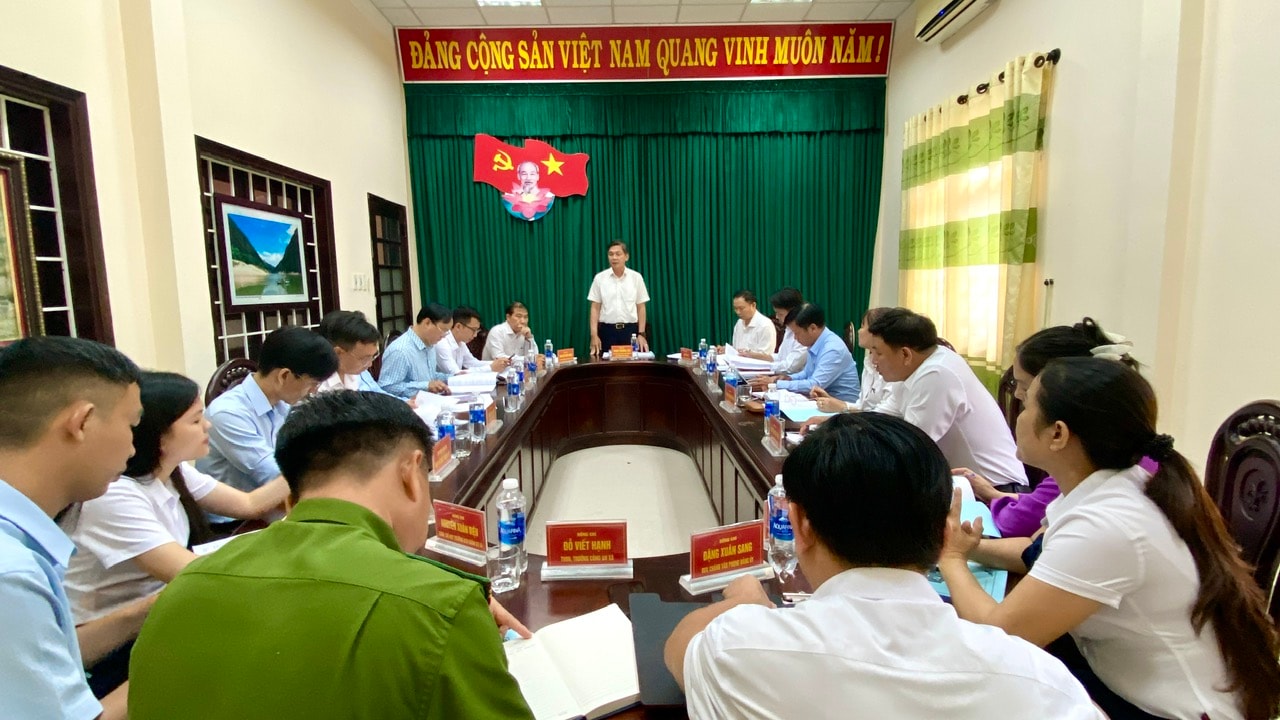 Phó Bí thư chuyên trách Đảng ủy các cơ quan Đảng thành phố Phạm Trường Sơn chủ trì buổi làm việc. Ảnh: THU PHƯƠNG
