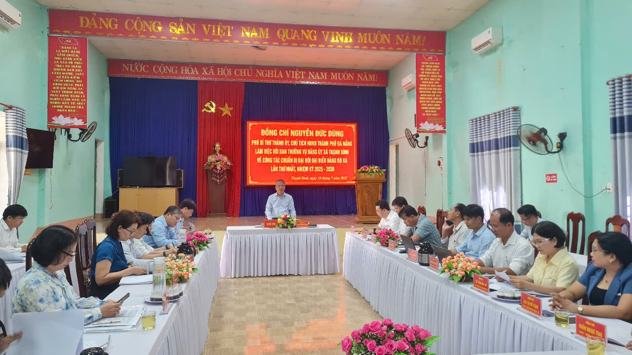 Quang cảnh buổi làm việc. Ảnh: HOÀNG LIÊN