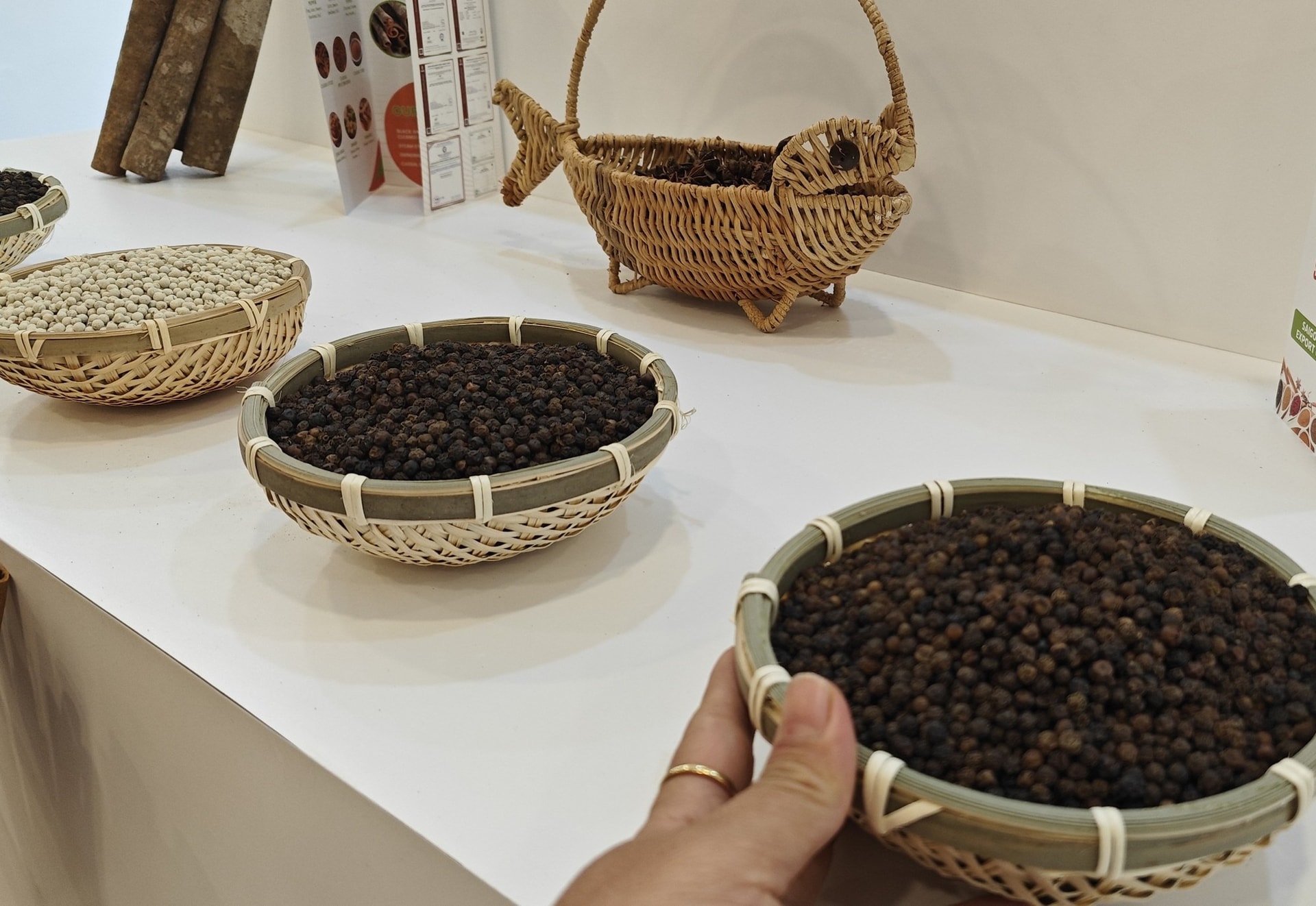 Pepper price today 7/21 Under pressure from supply shortage