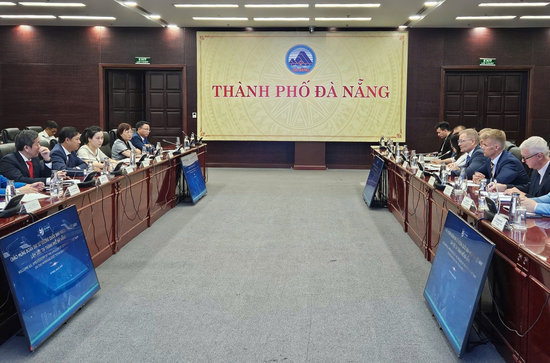 22-7 ĐN và Đan Mạch