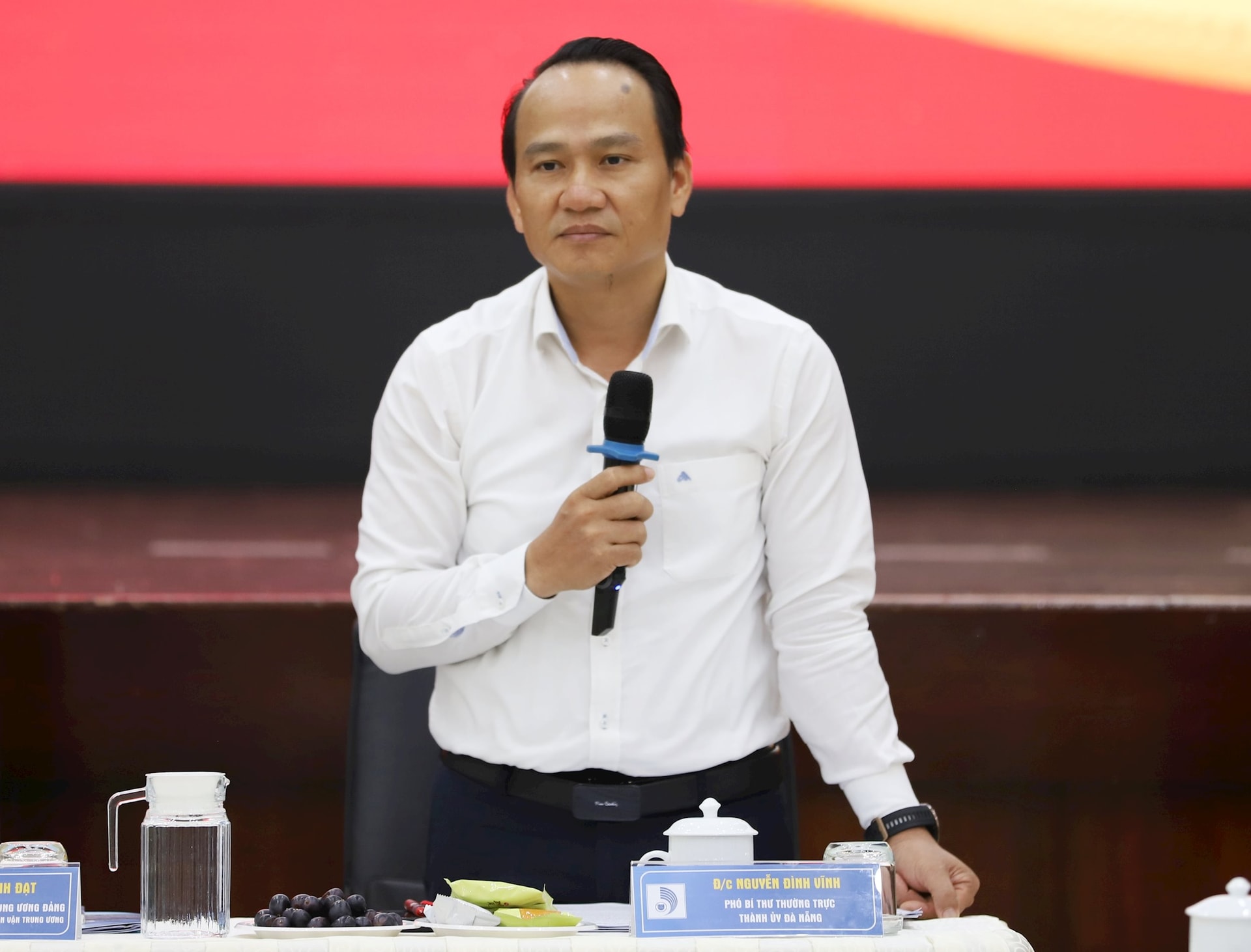anh V