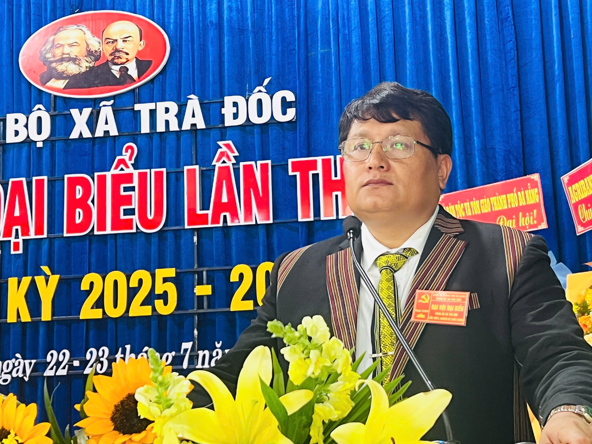 Bí thư Đảng ủy xã Trà Đốc Nguyễn Thanh Trung phát biểu tại Đại hội. Ảnh: Tấn Sỹ