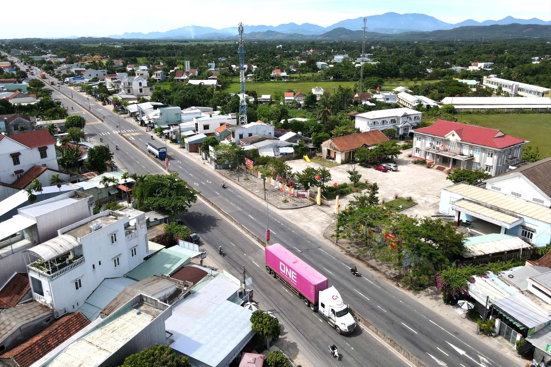 Xã Tam Xuân có nhiều điều kiện để phát triển kinh tế - xã hội vì thuận lợi về giao thông, nhiều tiềm năng về kinh tế biển... Ảnh: ĐẠO QUÂN