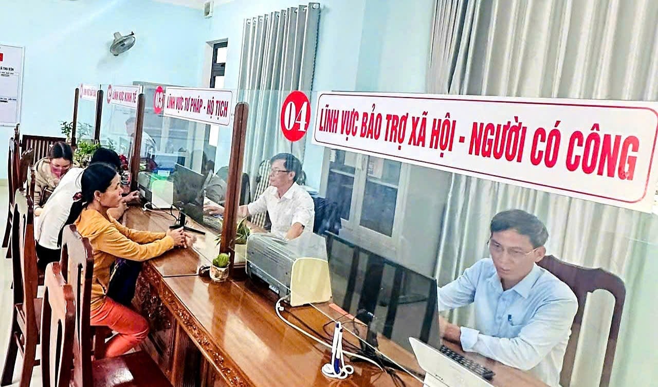 Những năm qua, xã Thu Bồn đặc biệt quan tâm công tác quy hoạch, đào tạo và sử dụng cán bộ. Ảnh: V.S