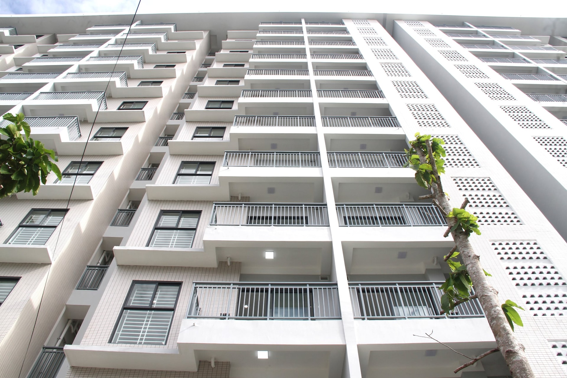 Le complexe d'appartements est spacieux et bénéficie d'infrastructures et de commodités harmonisées pour assurer une vie agréable aux personnes bénéficiant de services méritoires. Photo : LAM PHUONG