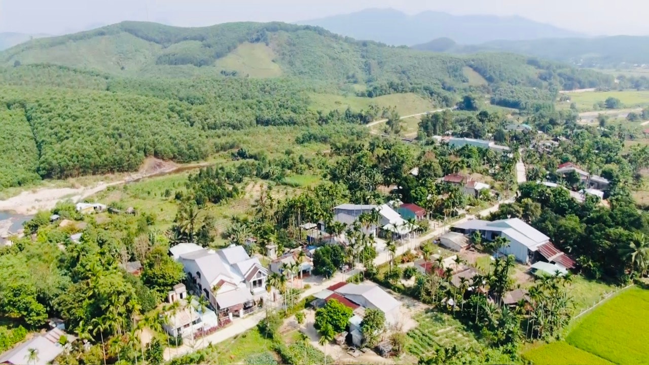 Hạ tầng cơ sở của Trà Tân được đầu tư từ các chương trình mục tiêu quốc gia ngày càng khởi sắc hơn. Ảnh: DIỄM LỆ
