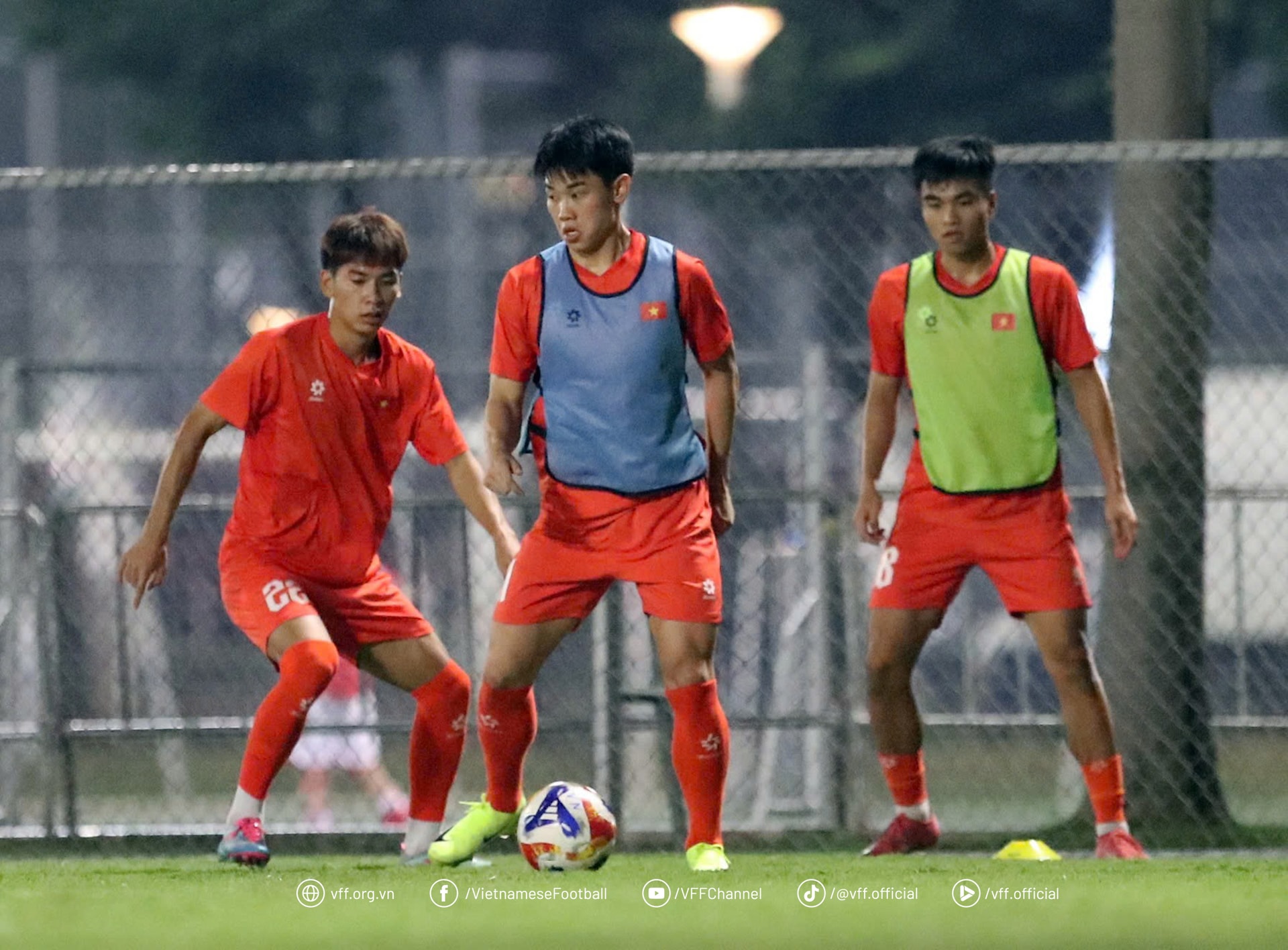 U23 Việt Nam nỗ lực tập luyện hướng đến trận chung kết với U23 Indonesia. Ảnh: VFF