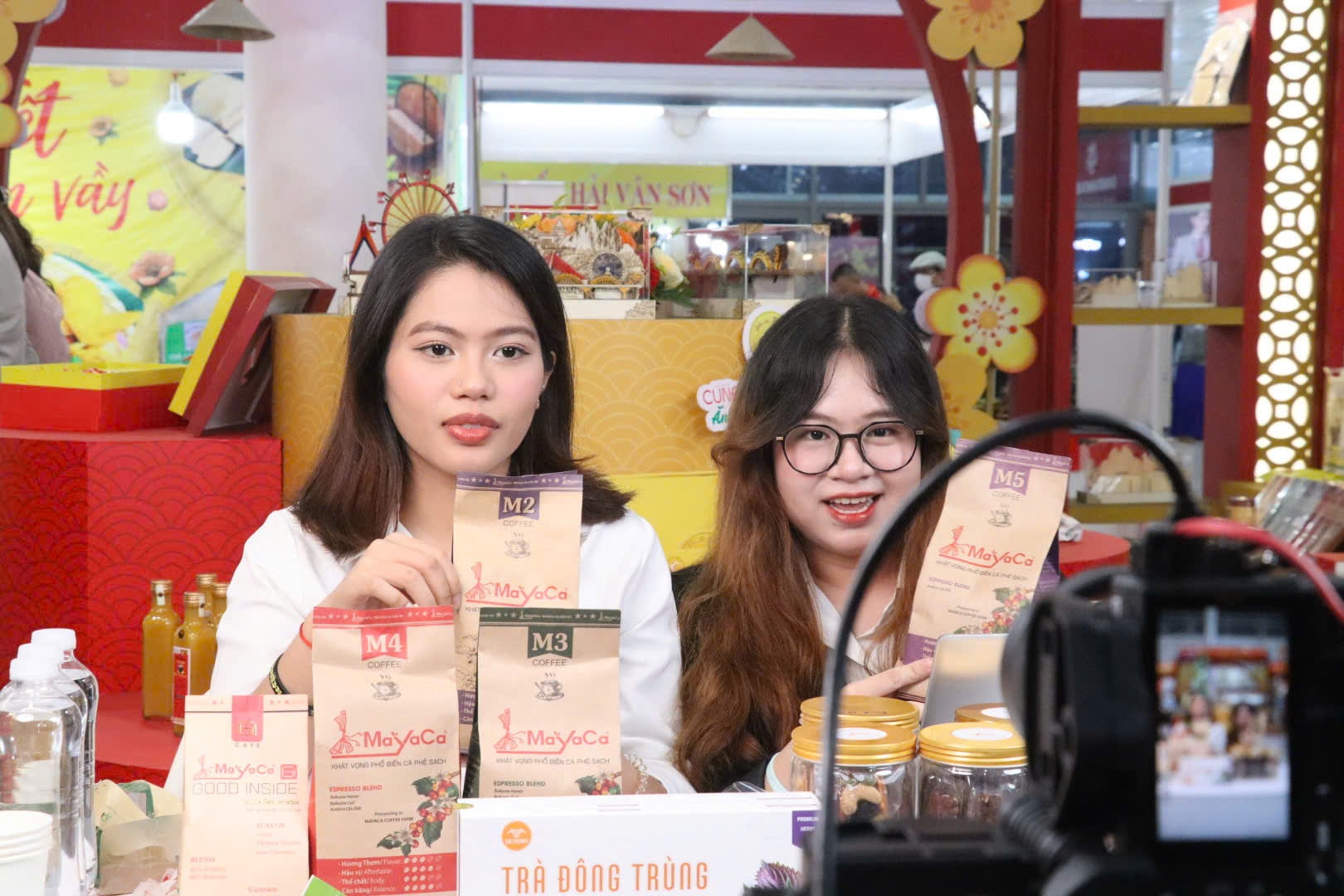 Tuần lễ giúp đẩy mạnh chuyển đổi số, phát triển thương mại điện tử và thanh toán không dùng tiền mặt. Ảnh: TRẦN TRÚC