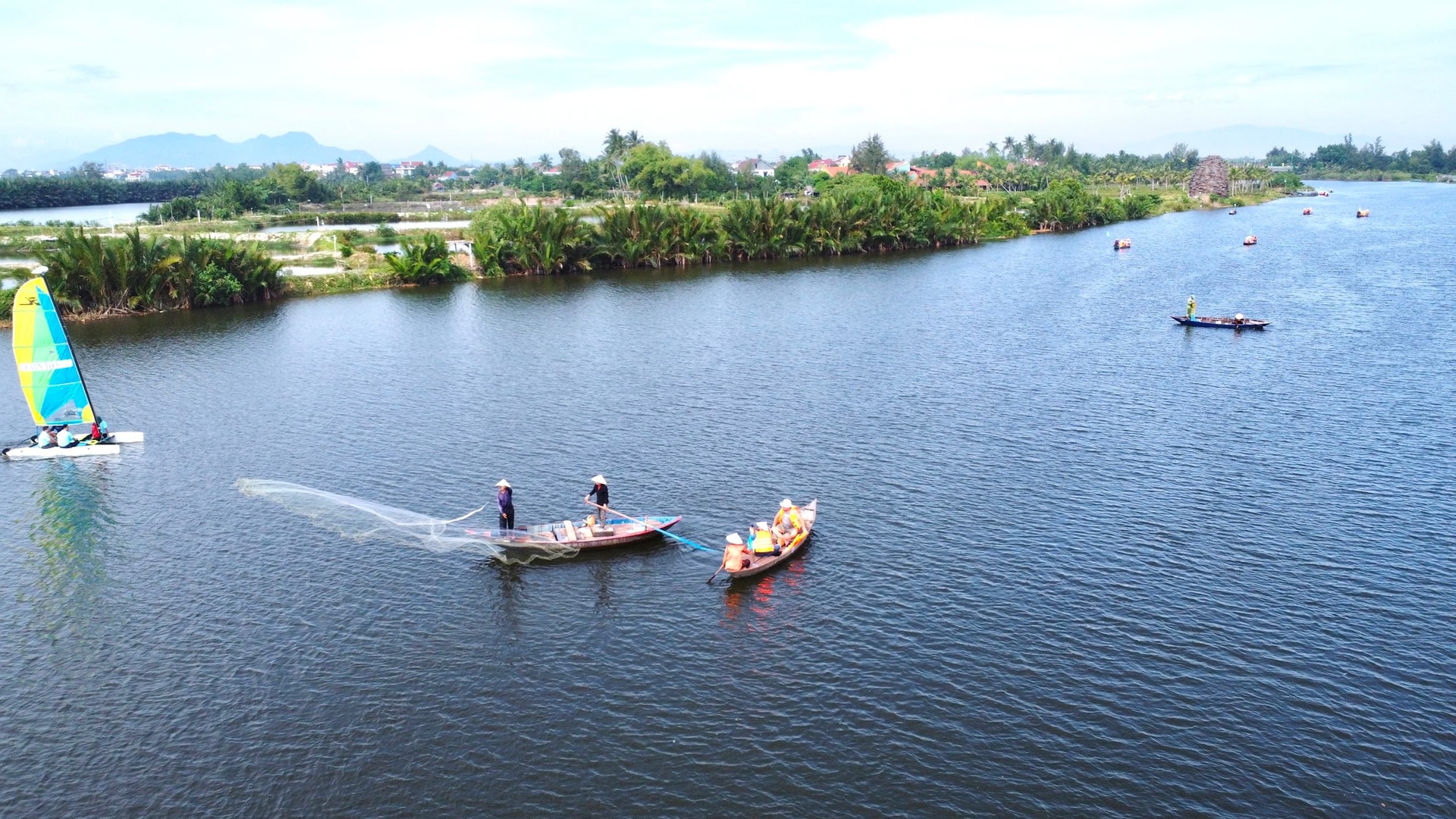 Sông Cổ Cò có tiềm năng rất lớn để phát triển du lịch đường thủy nội địa bởi nối Đà Nẵng và Hộ Ảnh: Q.T