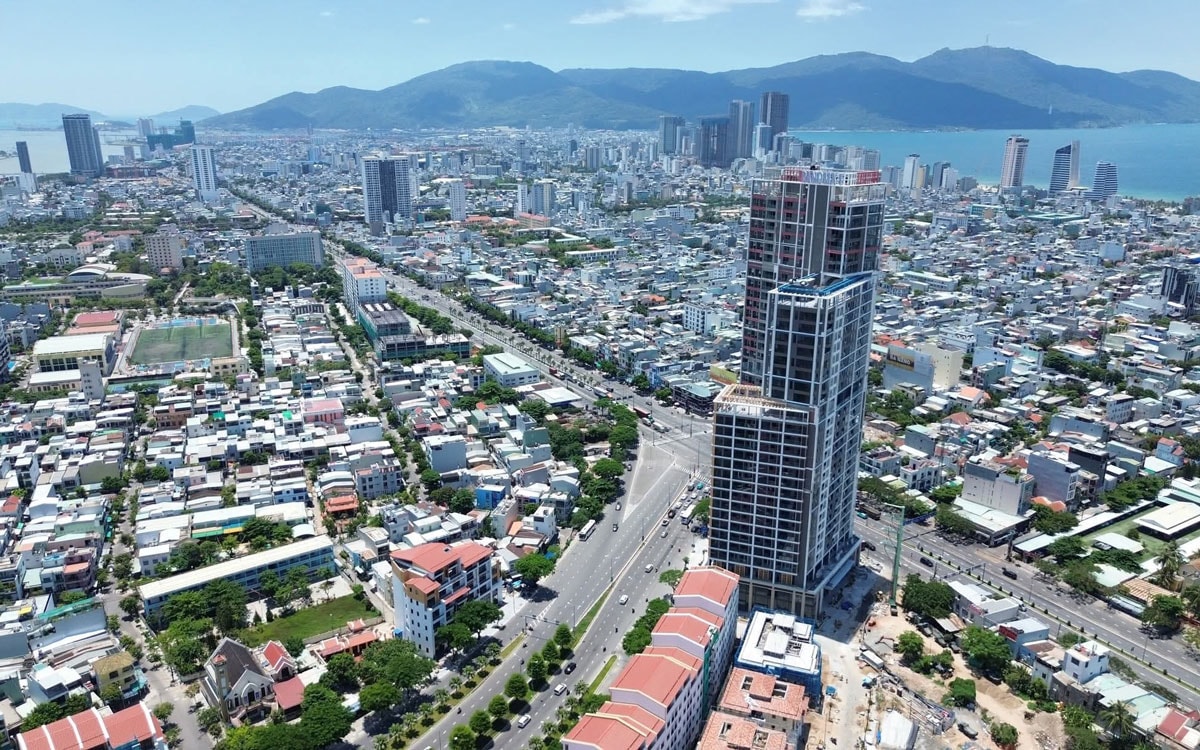 Thị trường bất động sản Đà Nẵng đang và sắp có nguồn cung rất dồi dào nhờ các vấn đề pháp lý được giải quyết, tháo gỡ để nhiều dự án được thi công. Ảnh: HOÀNG HIỆP