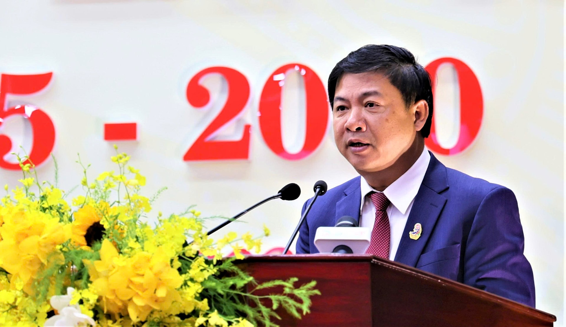 Phó Bí thư Thành ủy, Bí thư Đảng ủy, Chủ tịch UBND thành phố Lương Nguyễn Minh Triết phát biểu tiếp thu tại đại hội. Ảnh: TRỌNG HUY