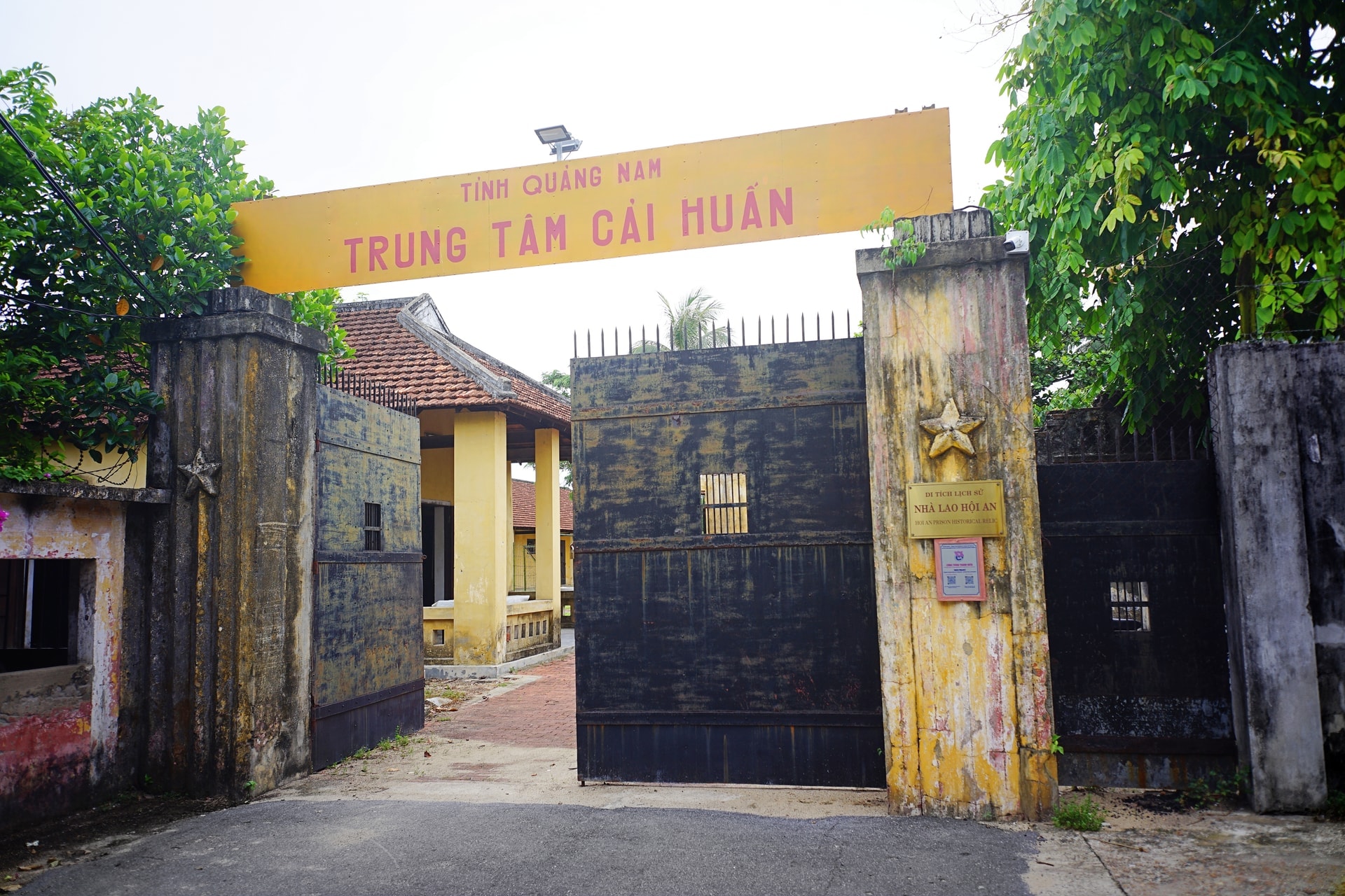 nha lao 2