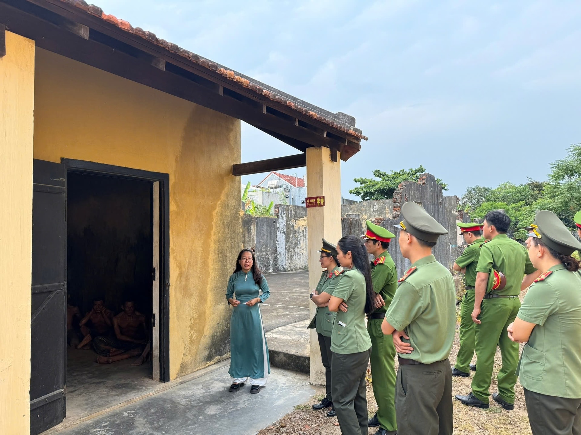 nha lao 9