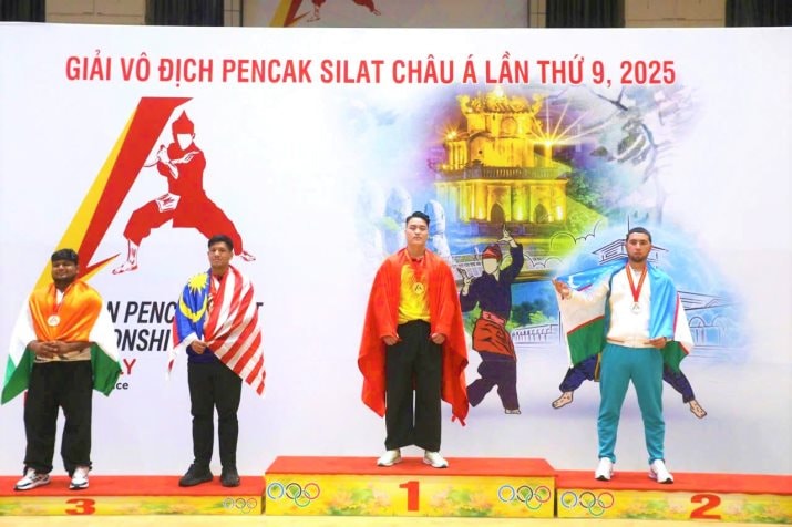 Lê Văn Toàn xuất sắc giành huy chương Vàng tại Giải vô địch Pencak Silat châu Á 2025. Ảnh: NVCC