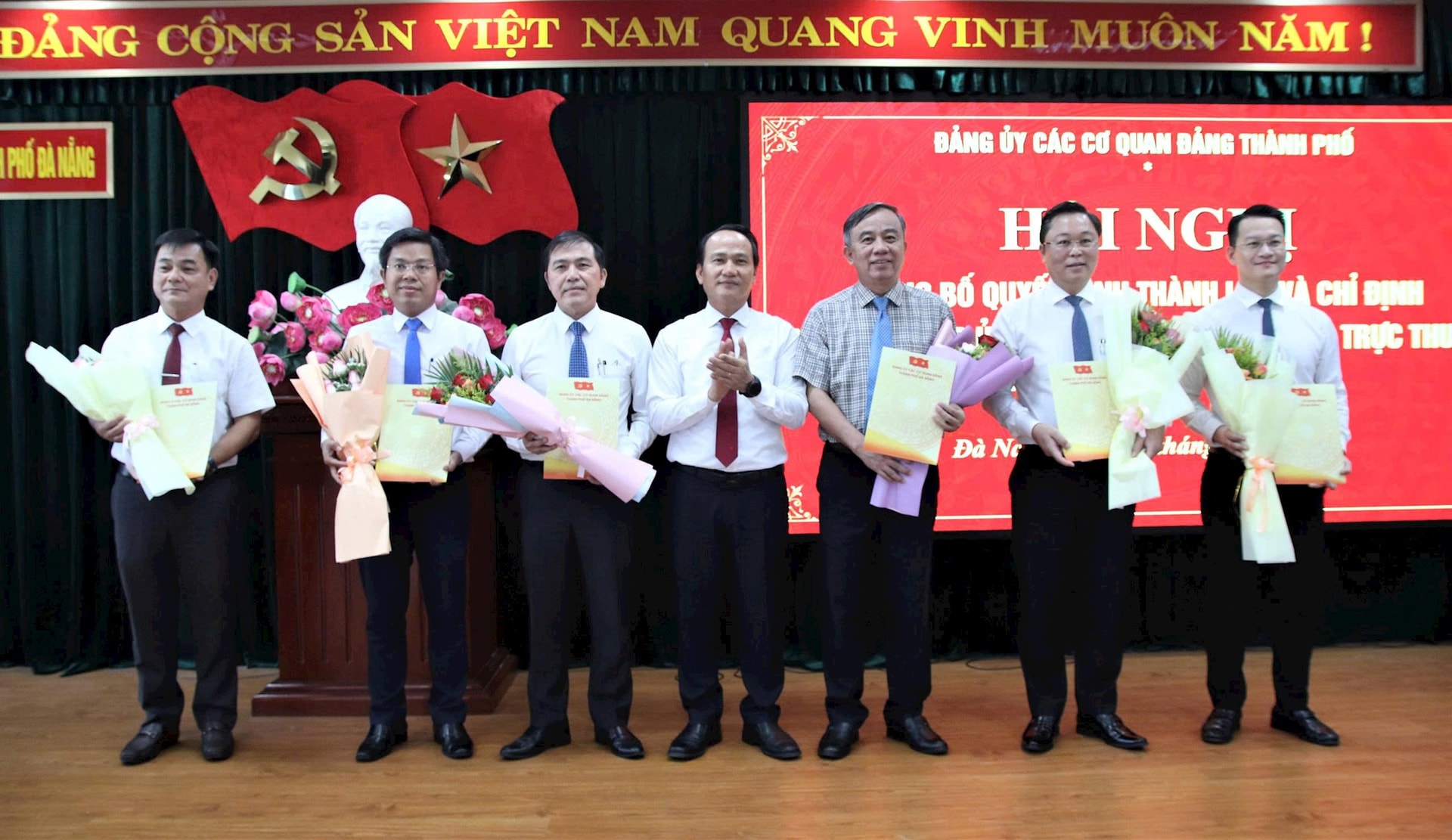 công bố quyết định thl và chỉ định các chi bộ, đb trực thuộc