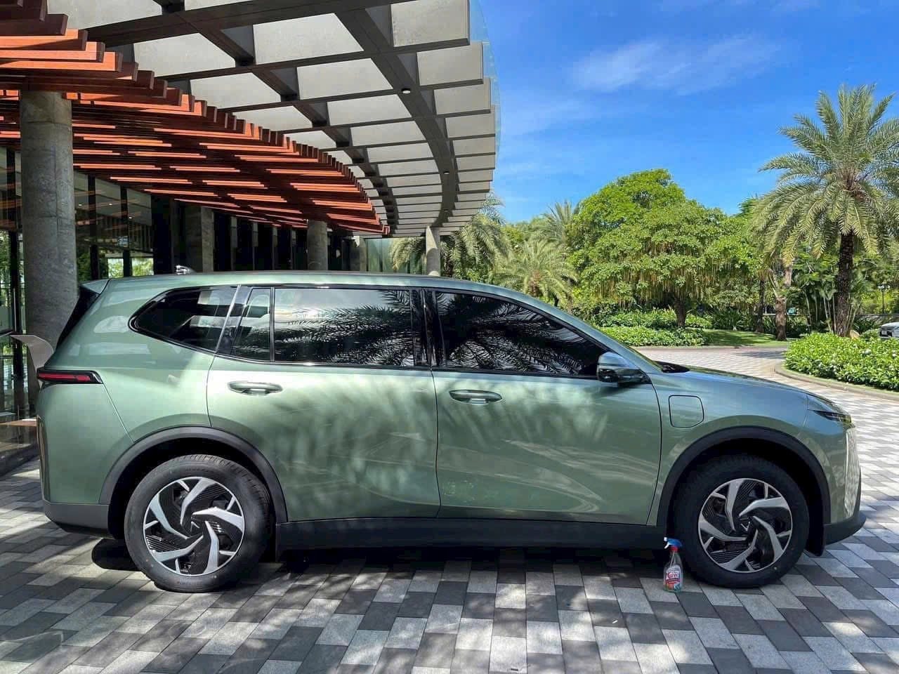 VinFast Limo Green 15