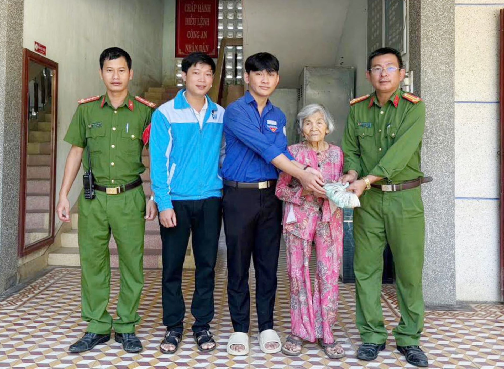 7-8, trao trả