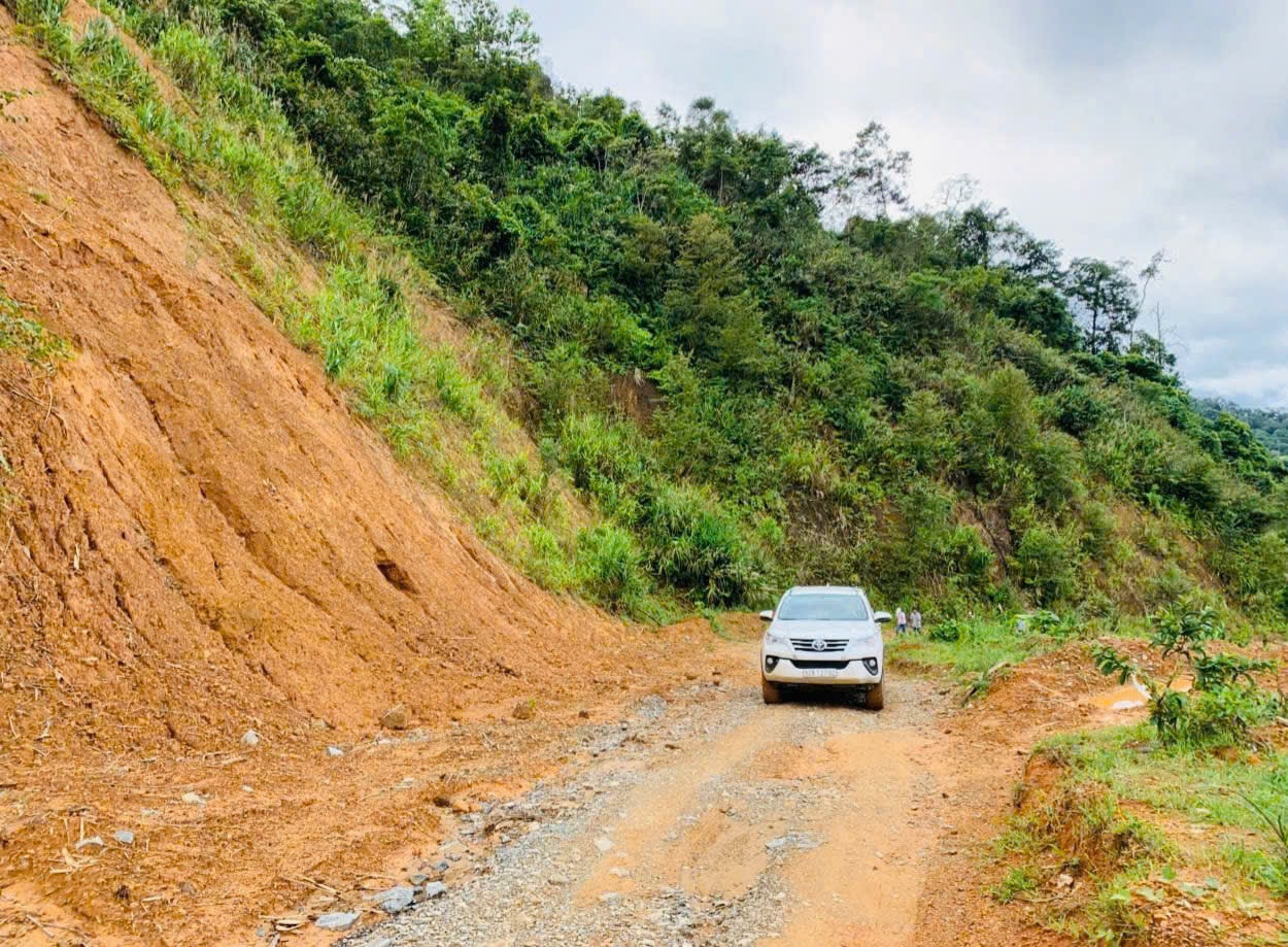 Xã biên giới La Êê mong cấp trên quan tâm đầu tư xây dựng tuyến đường giao thông trọng yếu từ xã La Êê cũ lên xã Chơ Chun cũ. Ảnh: P.V