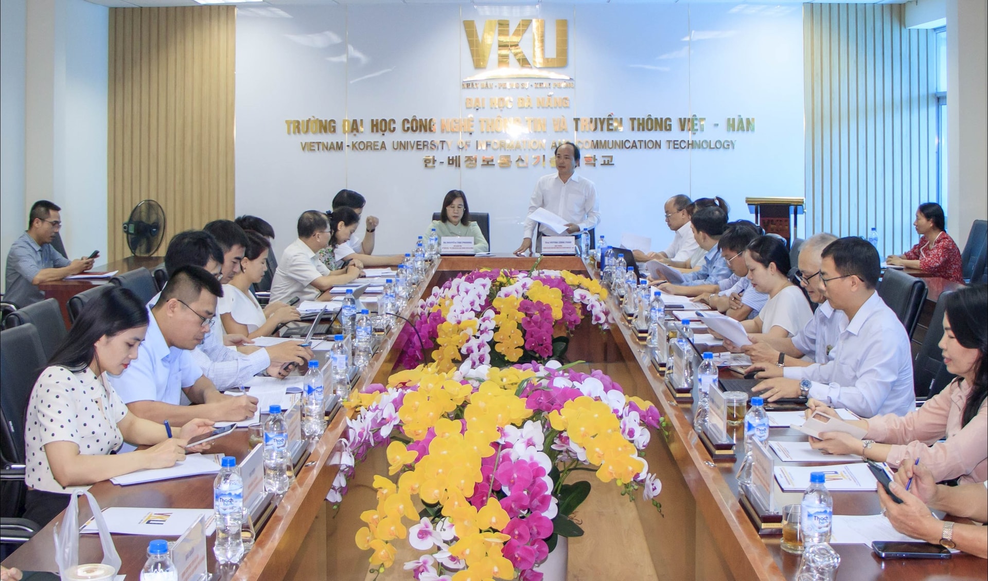 5-8, họp