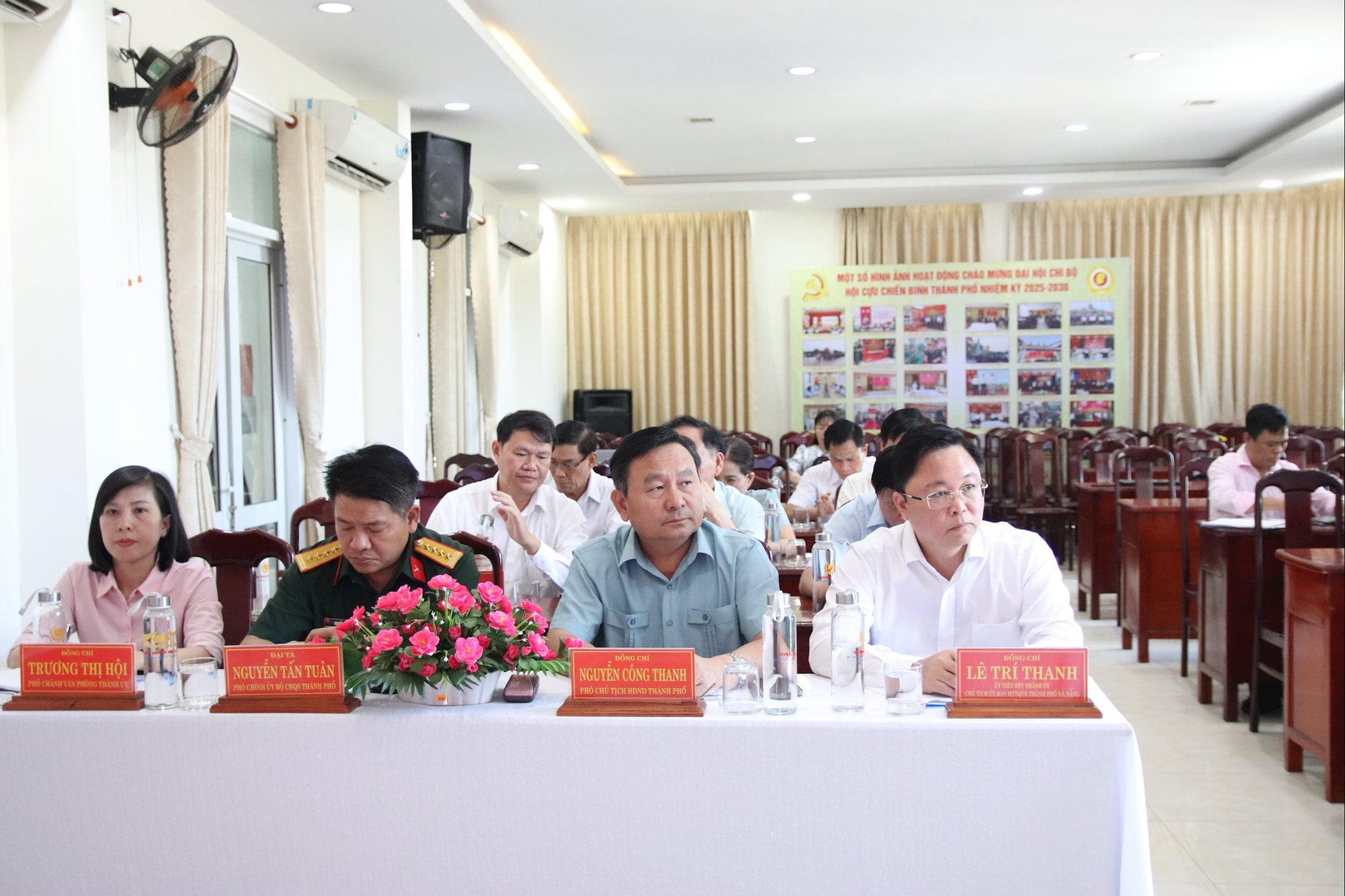 Các đại biểu tham gia buổi làm việc. Ảnh: TRỌNG HUY