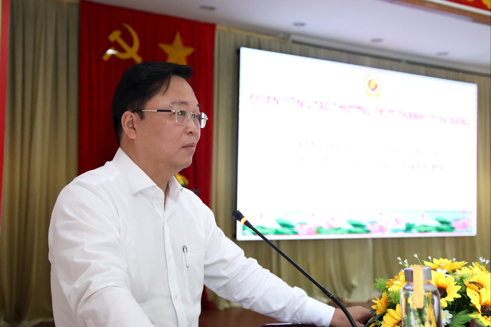 Chủ tịch Ủy ban MTTQ Việt Nam thành phố Lê Trí Thanh phát biểu tại buổi làm việc. Ảnh: TRỌNG HUY