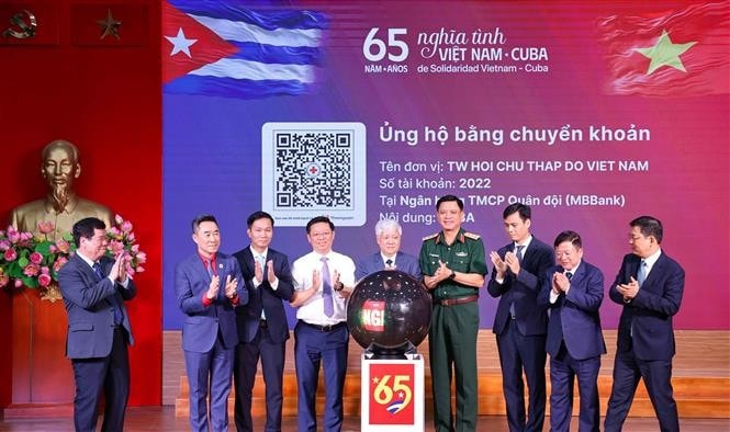 vna-potal-phat-dong-chuong-trinh-van-dong-ung-ho-nhan-dan-cuba-8207774.jpg