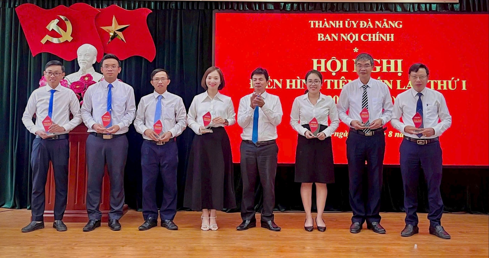 15 - 8 BAN NOI CHINH TU