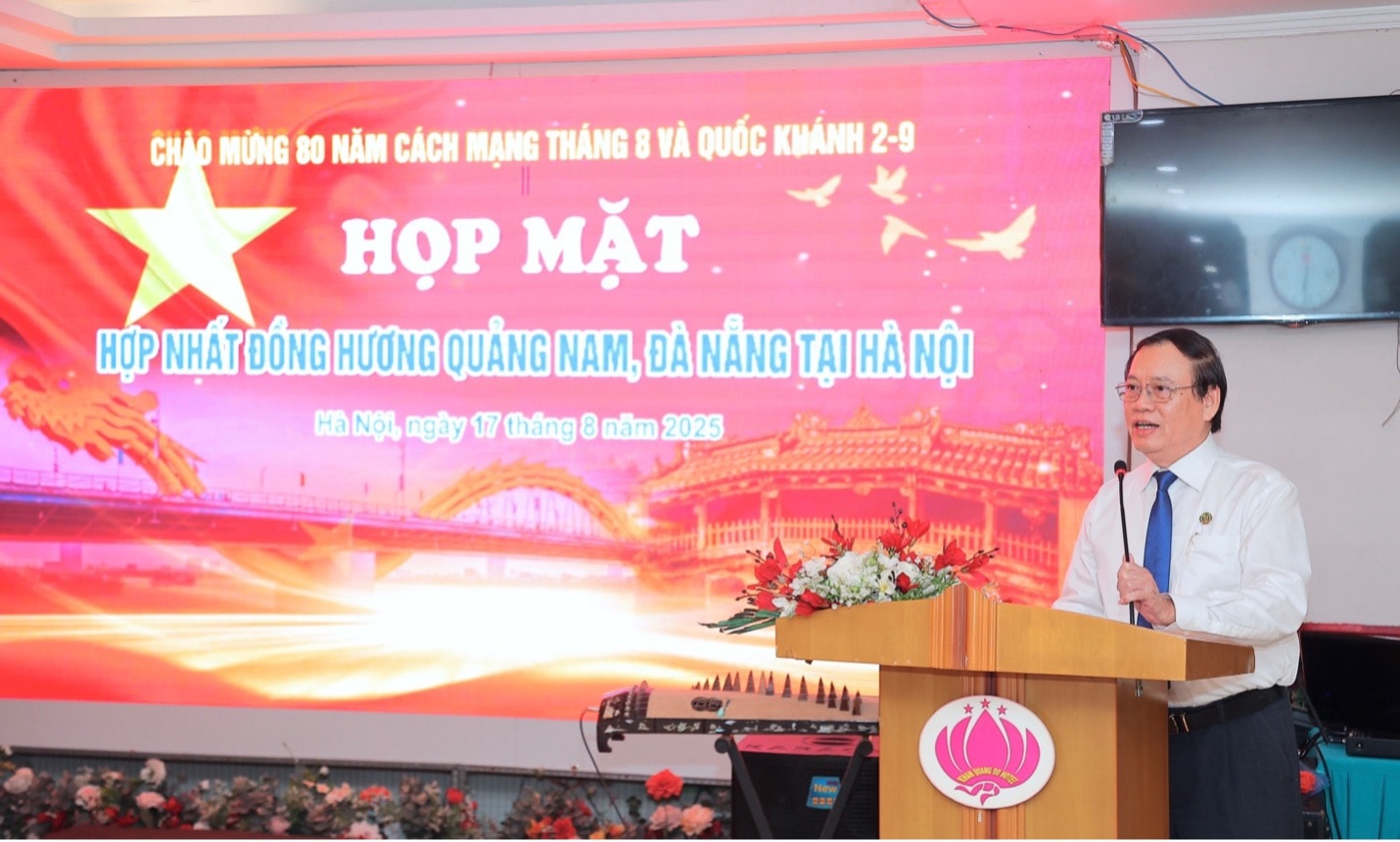 Ông Vũ Trọng Kim, nguyên Ủy viên Trung ương Đảng, Chủ tịch Hội cựu TNXP, Trưởng Ban liên lạc Hội Đồng hương Đà Nẵng tại Thủ đô Hà Nội phát biểu tại sự kiện.