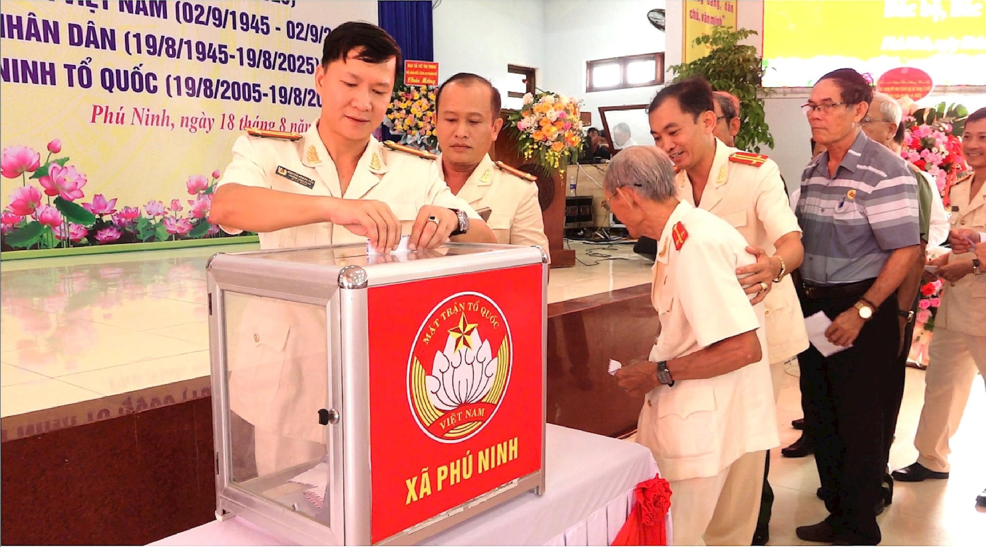 Phu Ninh 80 nam 2