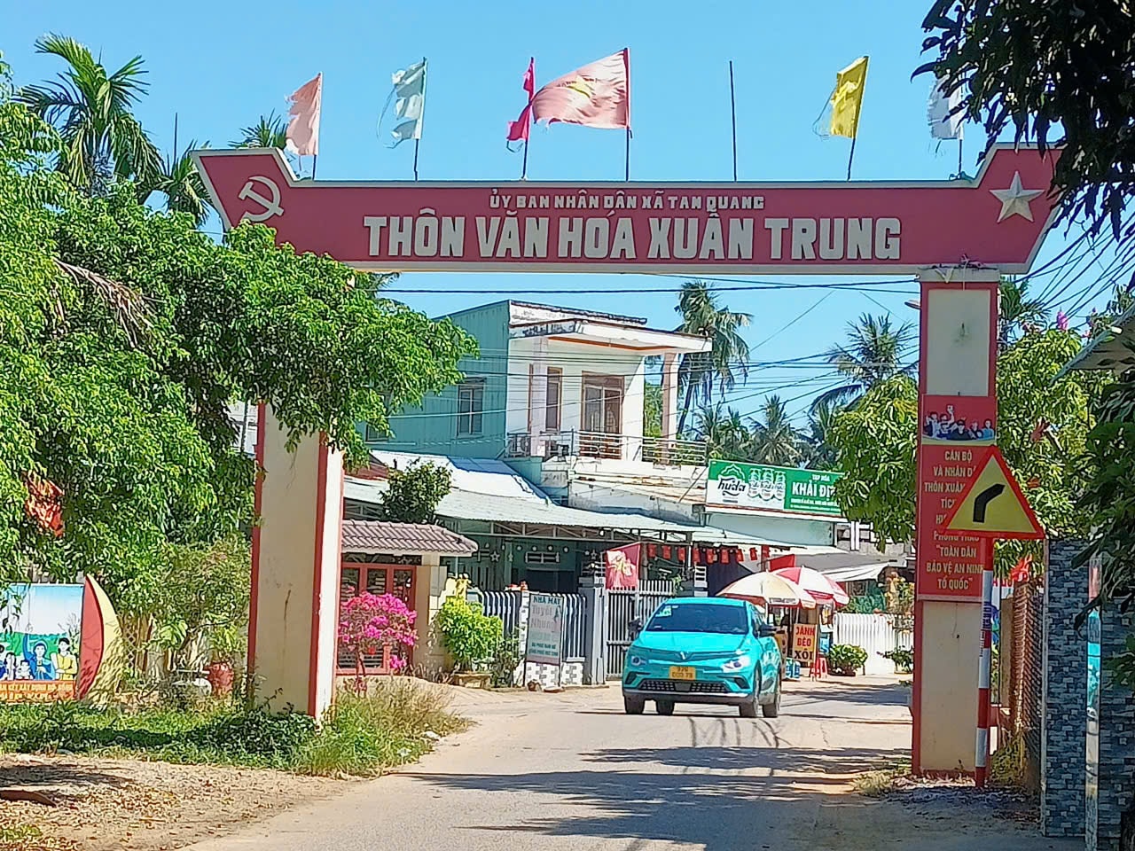 Thôn văn hoá Xuân Trung. Ảnh VĂN PHIN