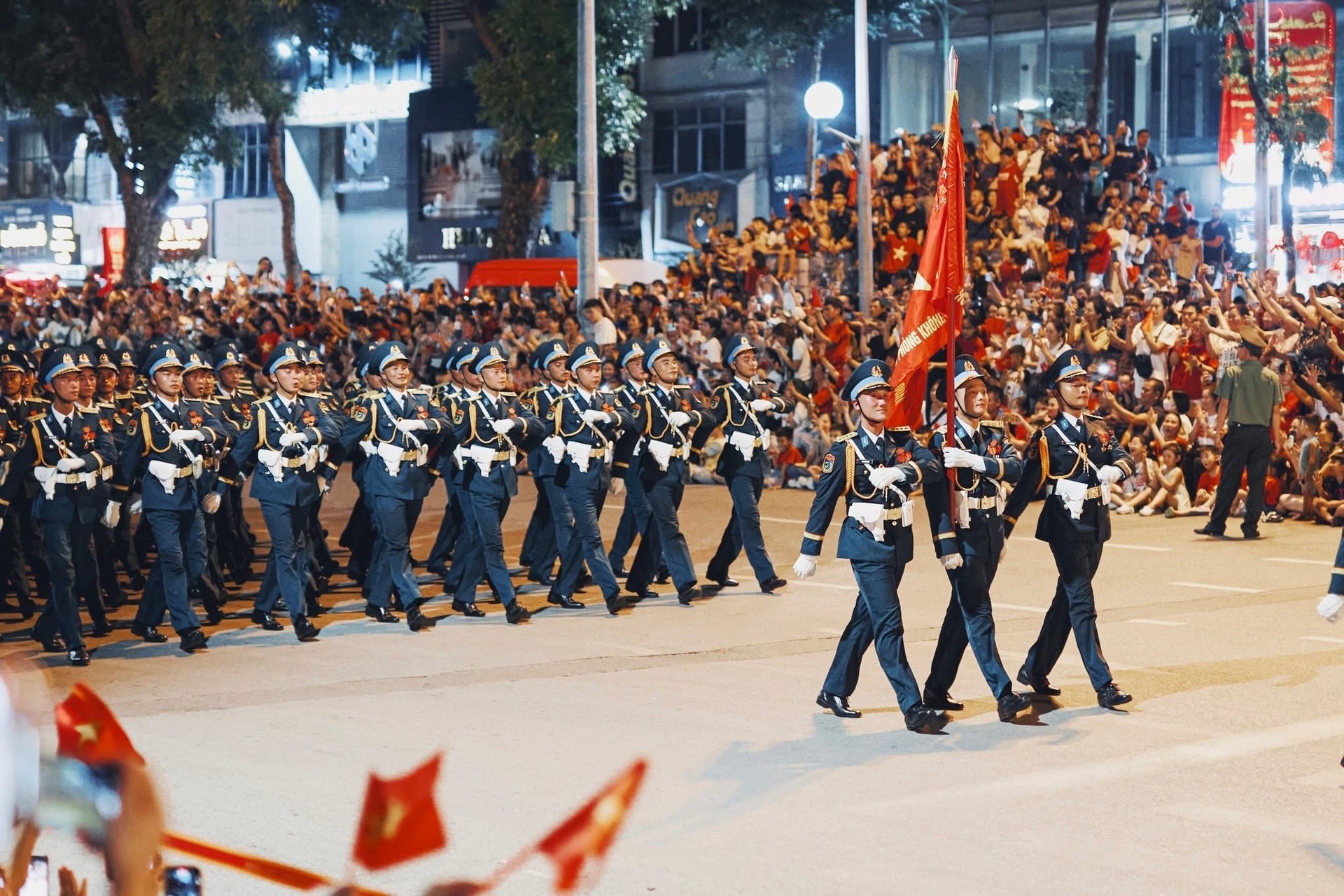 Hình ảnh mới nhất về tổng hợp luyện diễu binh, diễu hành lần thứ nhất 7