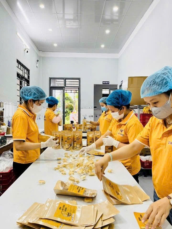 HTX Sản xuất thương mại dịch vụ QNa Farm xã Lãnh Ngọc có 3 sản phẩm đạt OCOP 4 sao cấp tỉnh và một sản phẩm đạt 3 sao cấp huyện (cũ). Ảnh: P.V