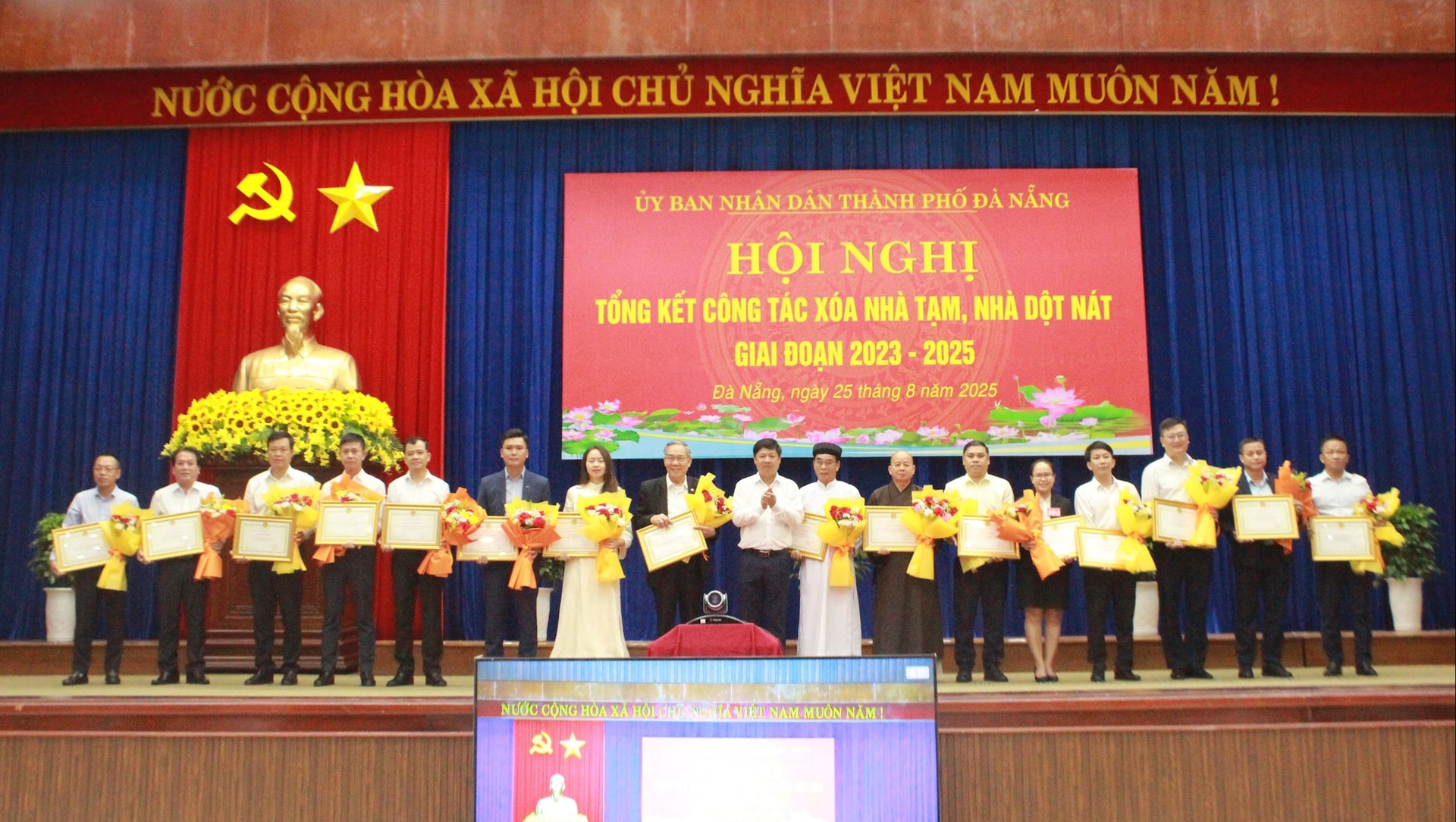 ក