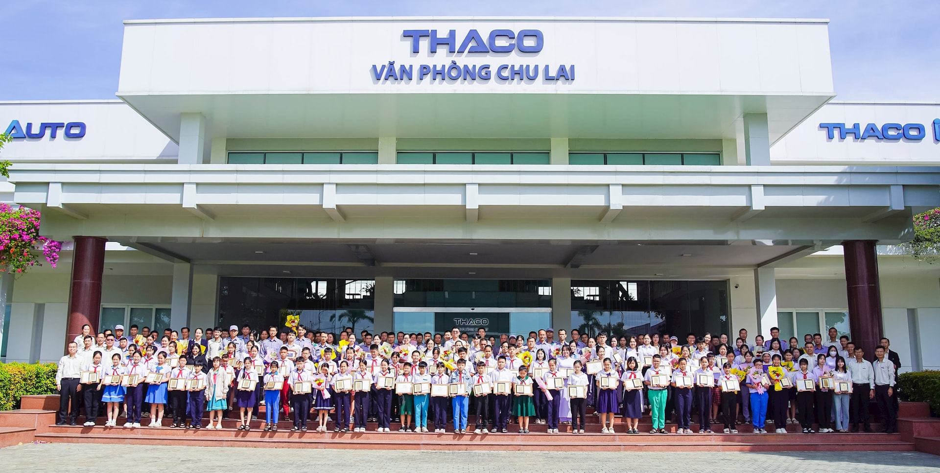 THACO AUTO tổ chức Lễ tuyên dương con cán bộ nhân viên “Học giỏi, sống tốt” năm 2025 tại văn phòng Chu Lai